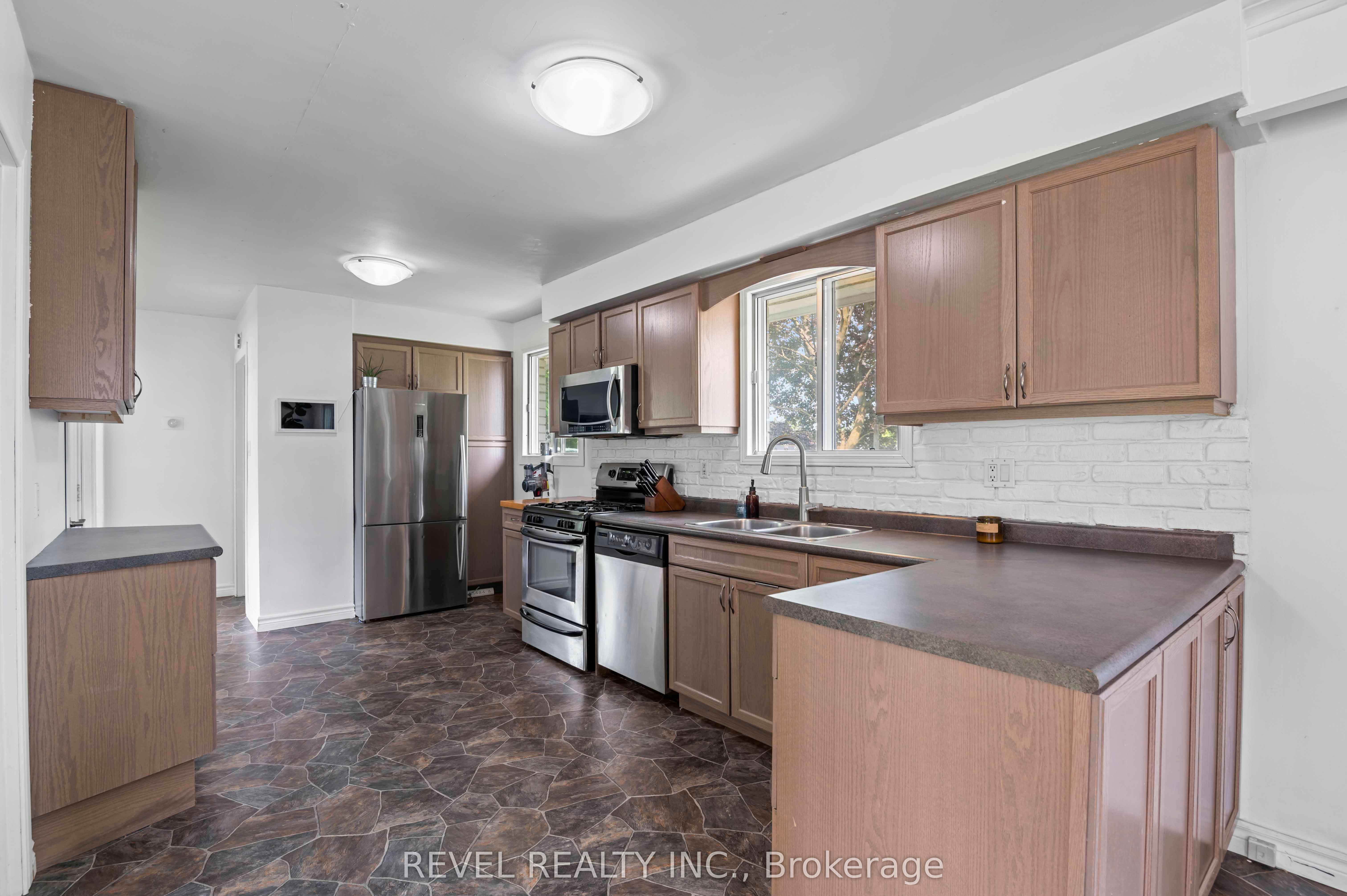 108 Jane Street Property Photo 12