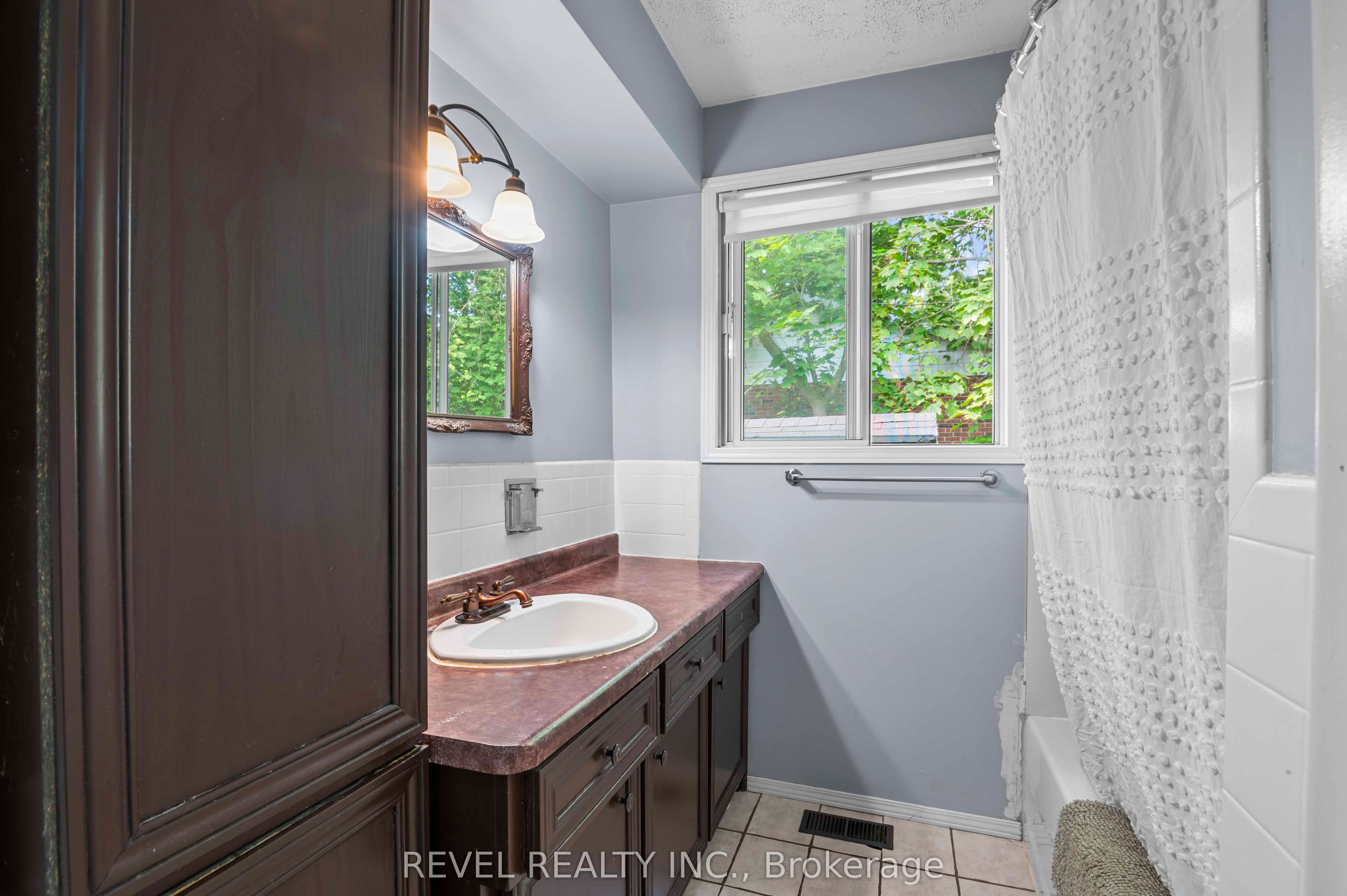 108 Jane Street Property Photo 28