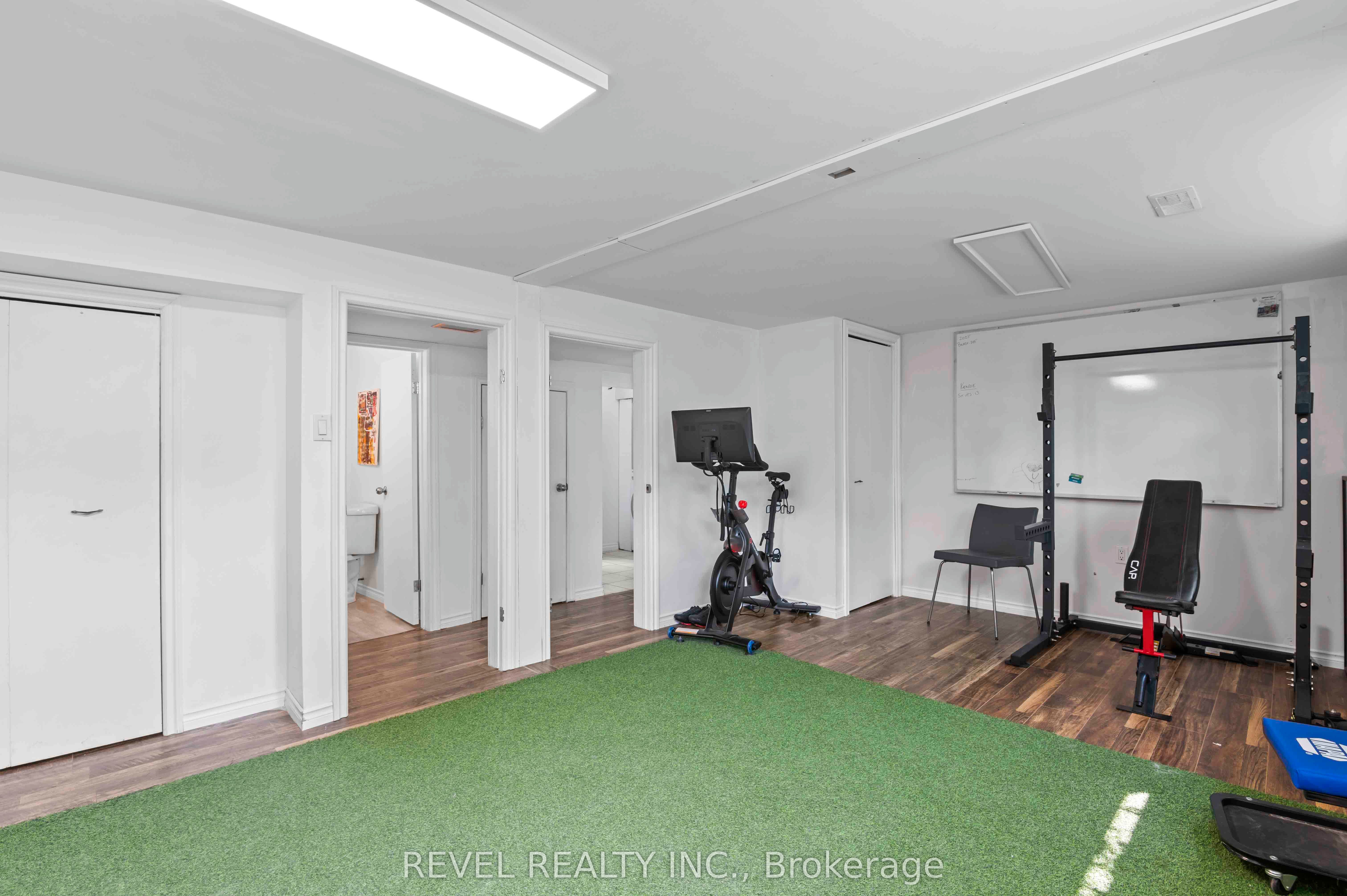 108 Jane Street Property Photo 32