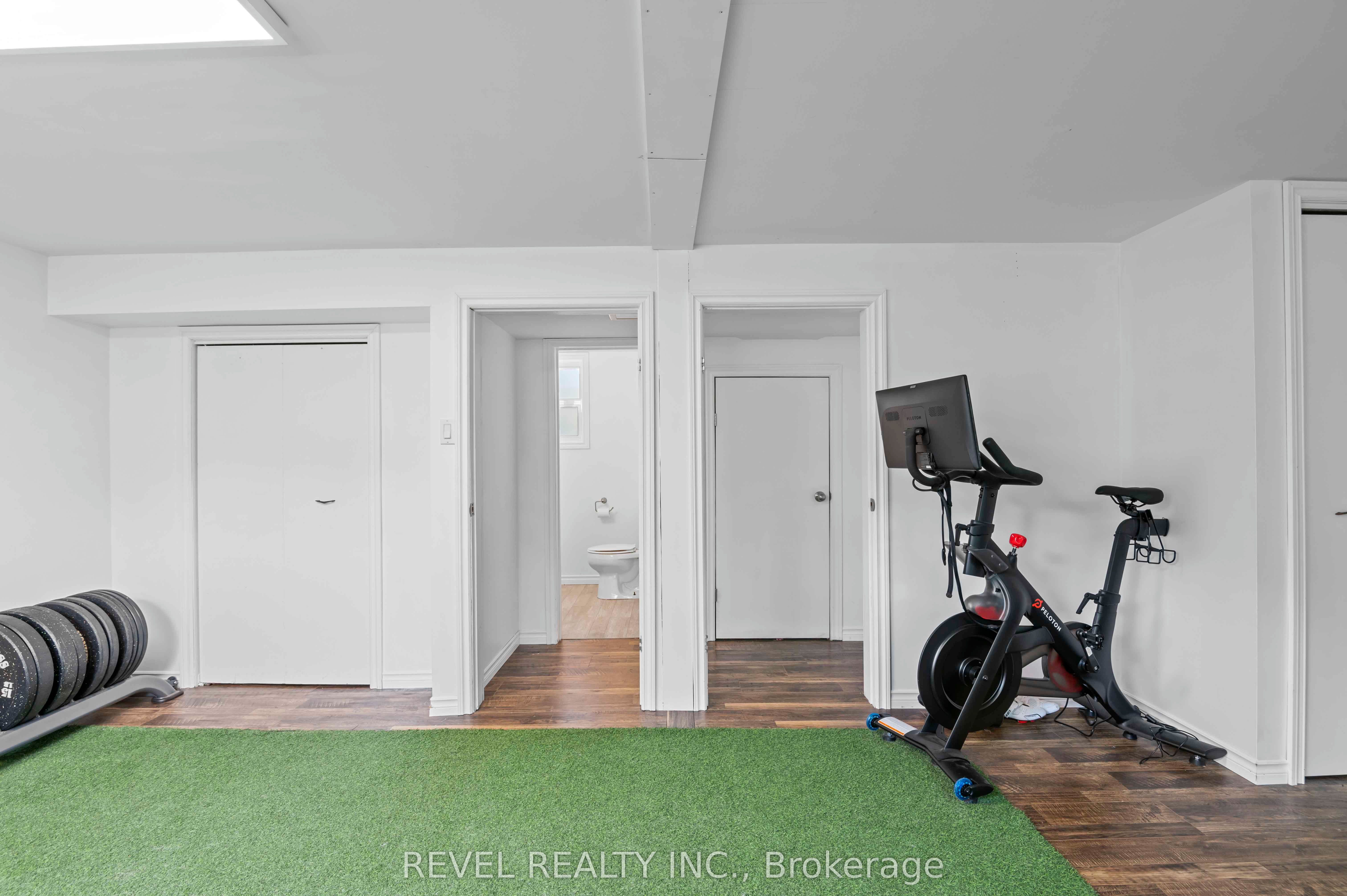 108 Jane Street Property Photo 33