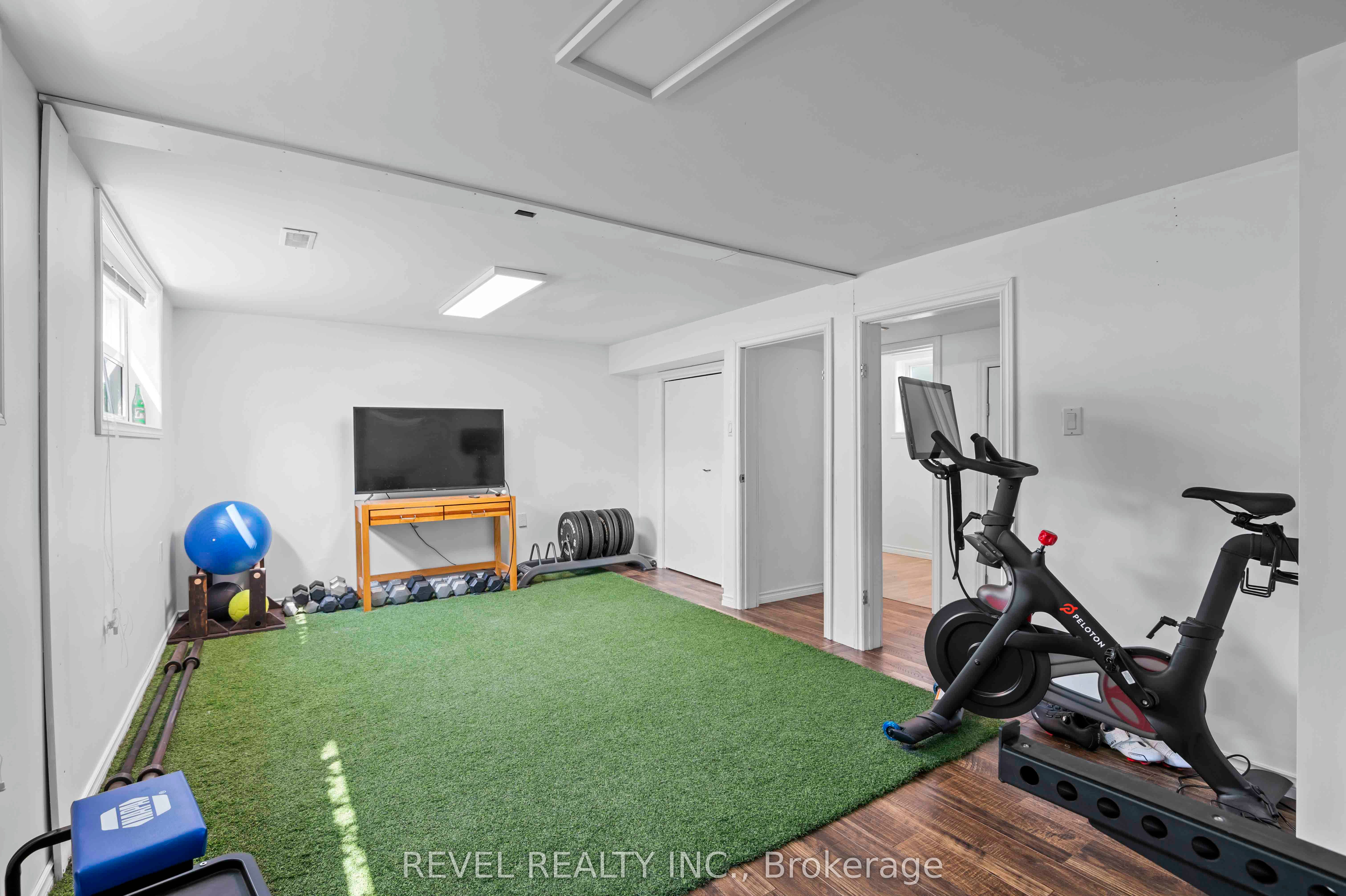 108 Jane Street Property Photo 34
