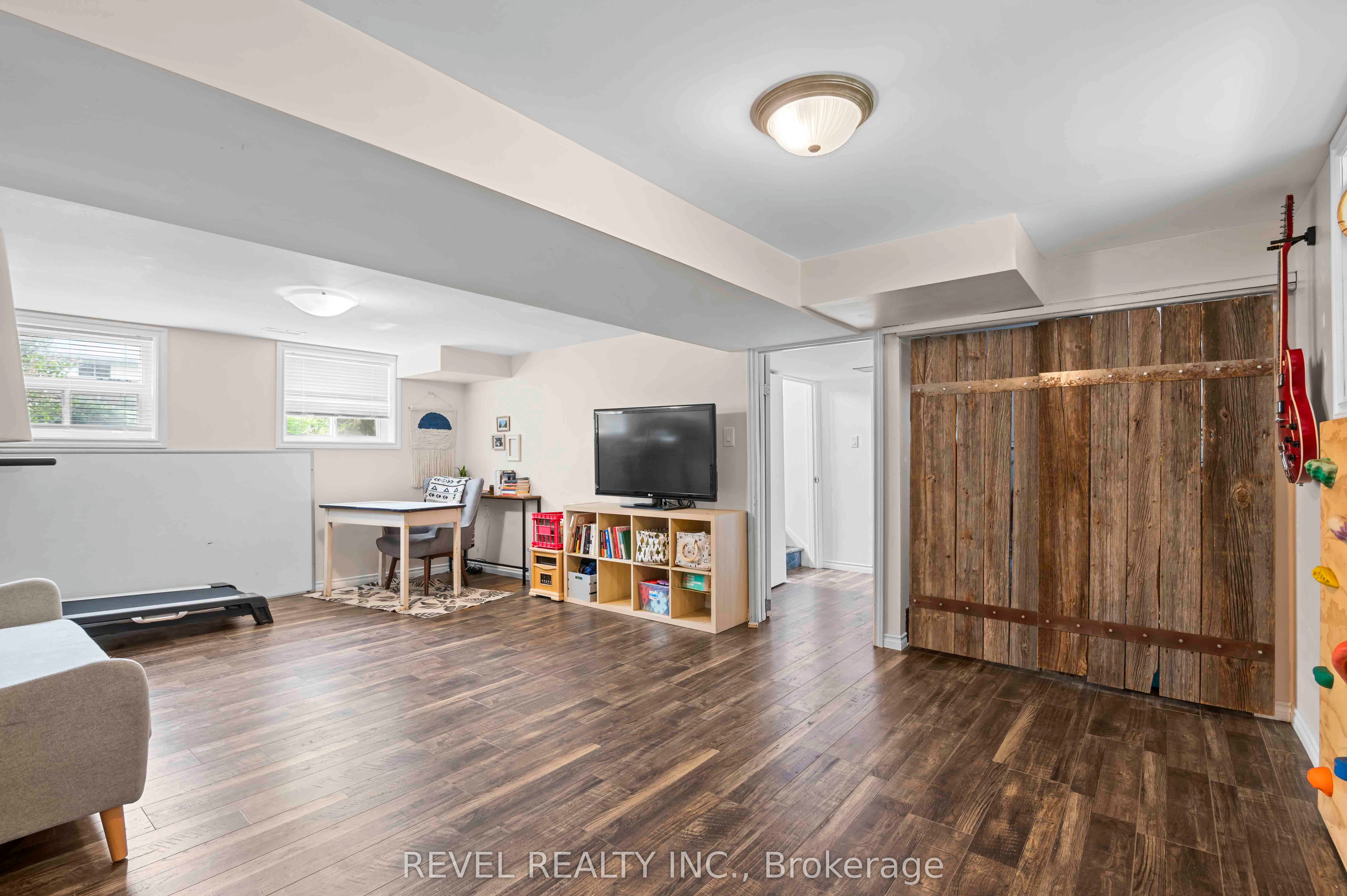 108 Jane Street Property Photo 36