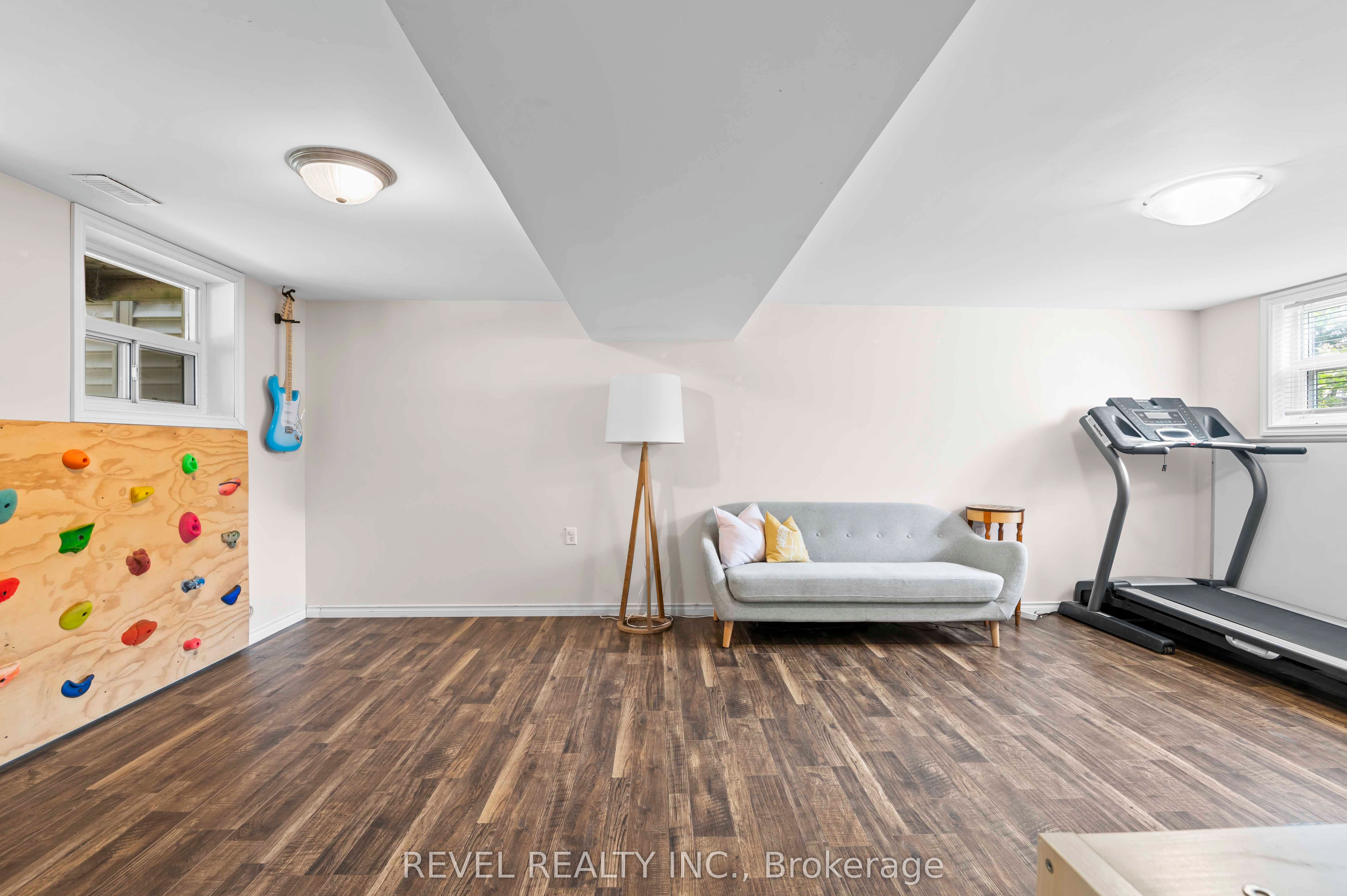108 Jane Street Property Photo 38