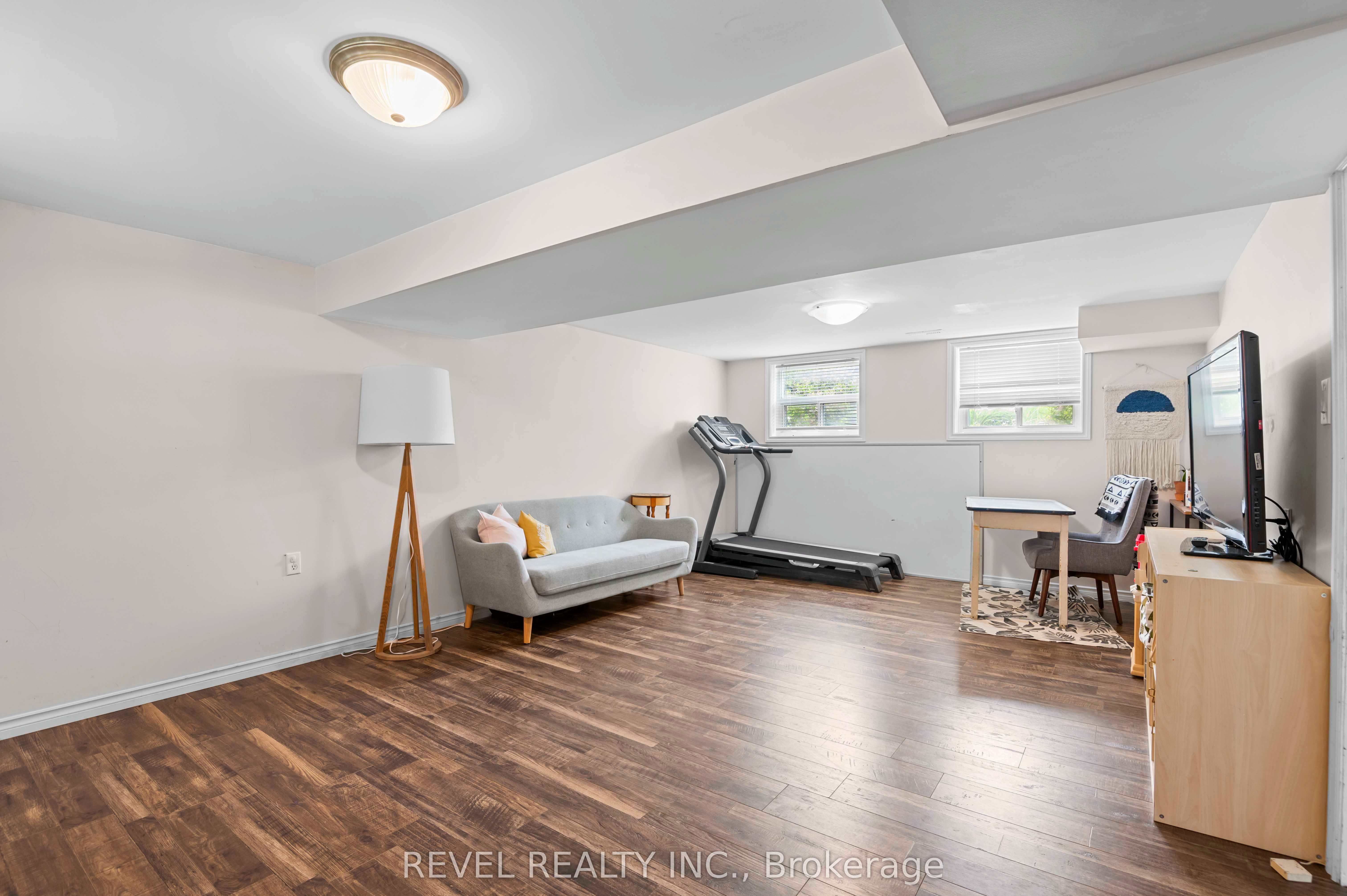 108 Jane Street Property Photo 41