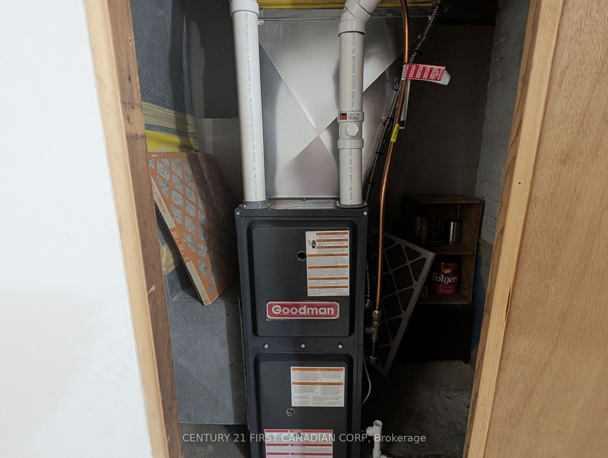 1169 Oxford Street E Property Photo 20