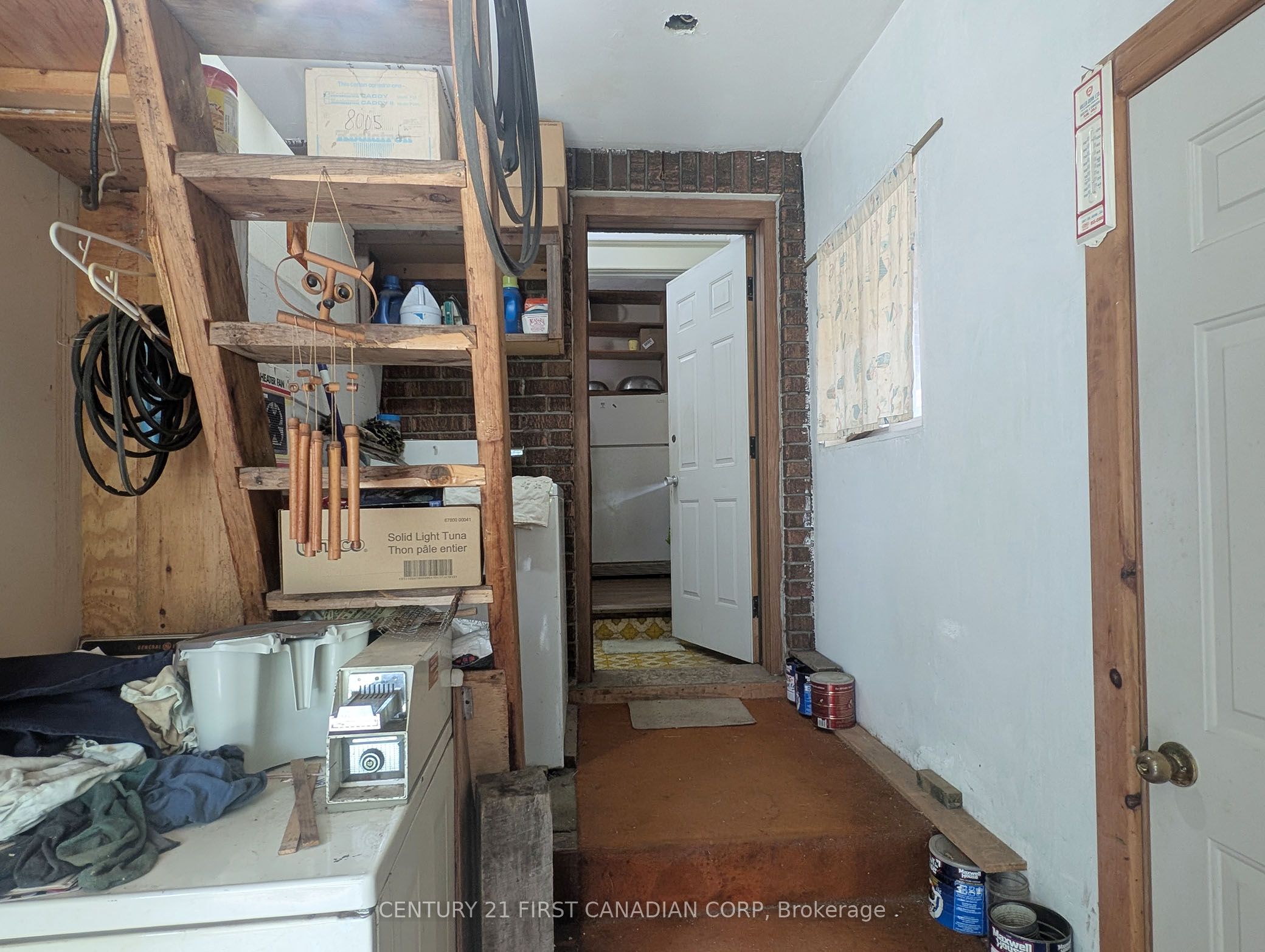 1169 Oxford Street E Property Photo 23