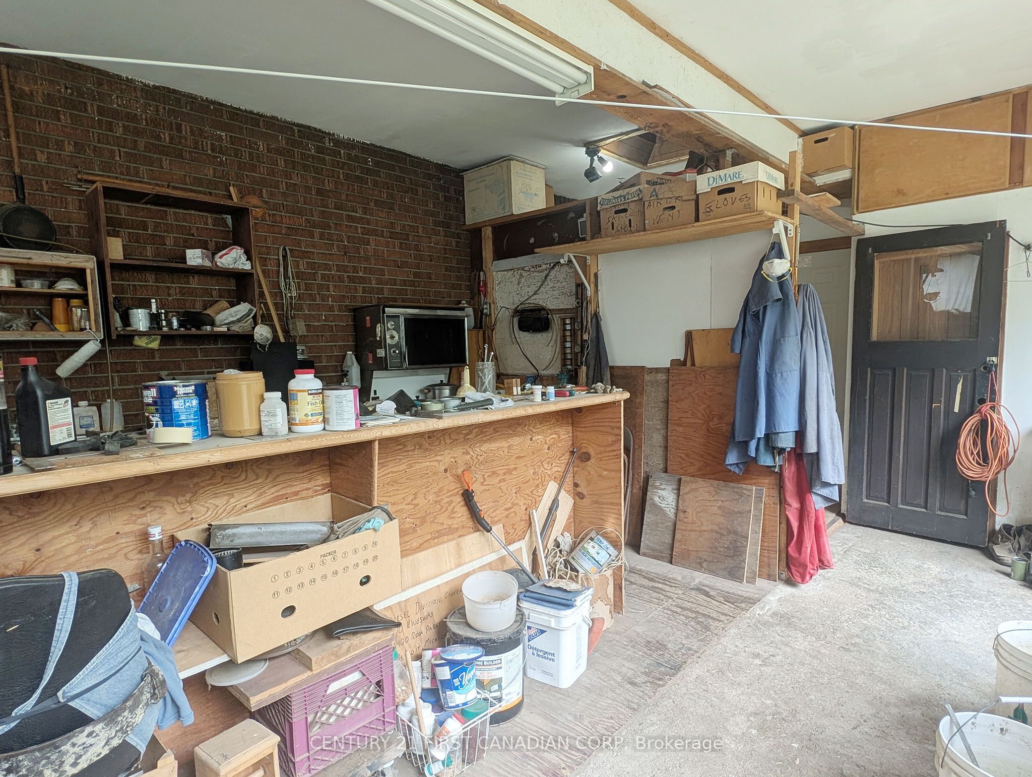 1169 Oxford Street E Property Photo 26