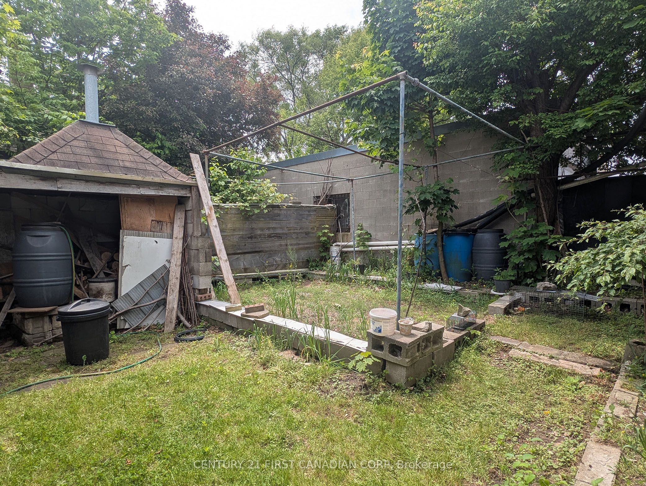 1169 Oxford Street E Property Photo 27