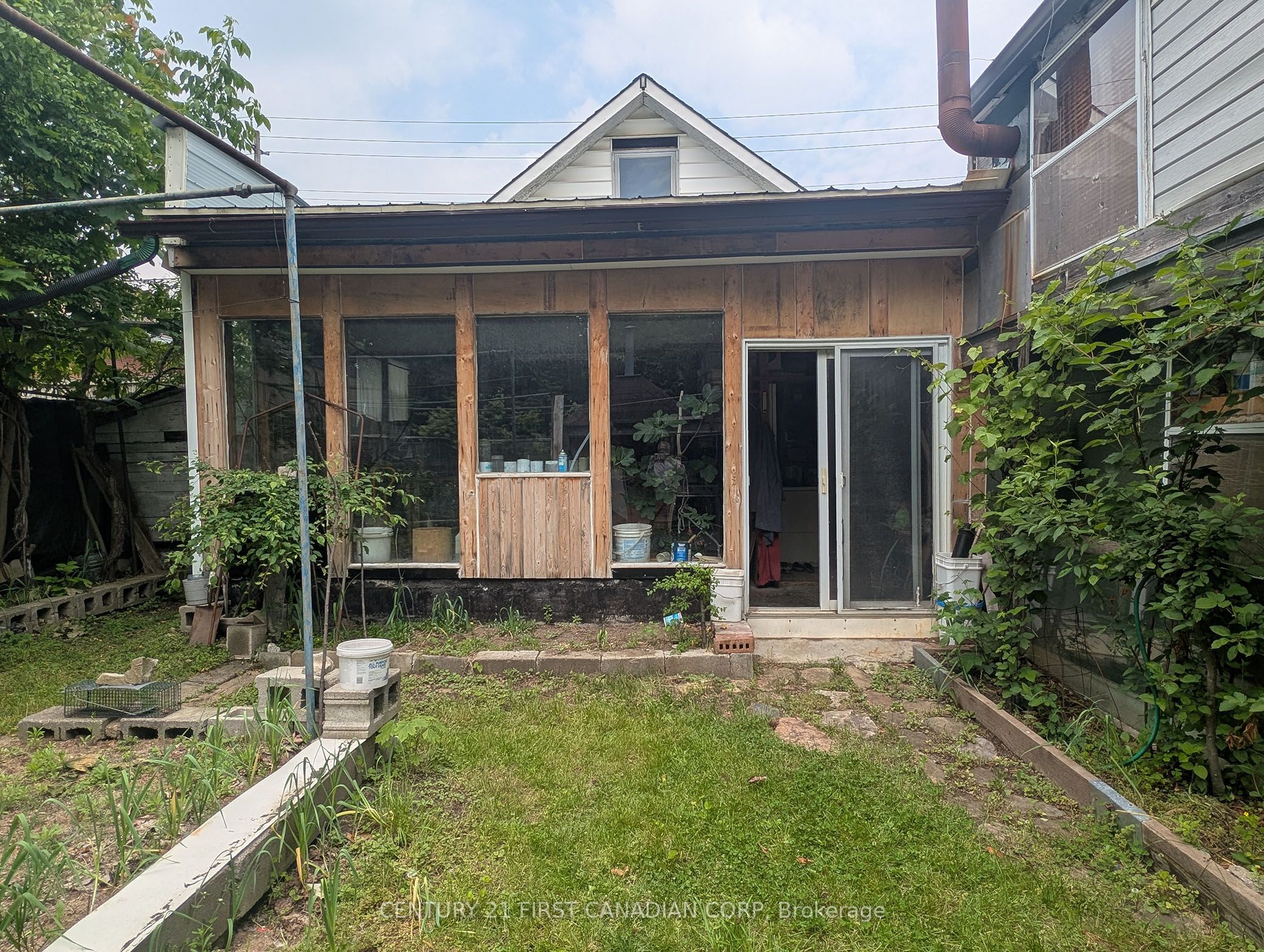 1169 Oxford Street E Property Photo 30