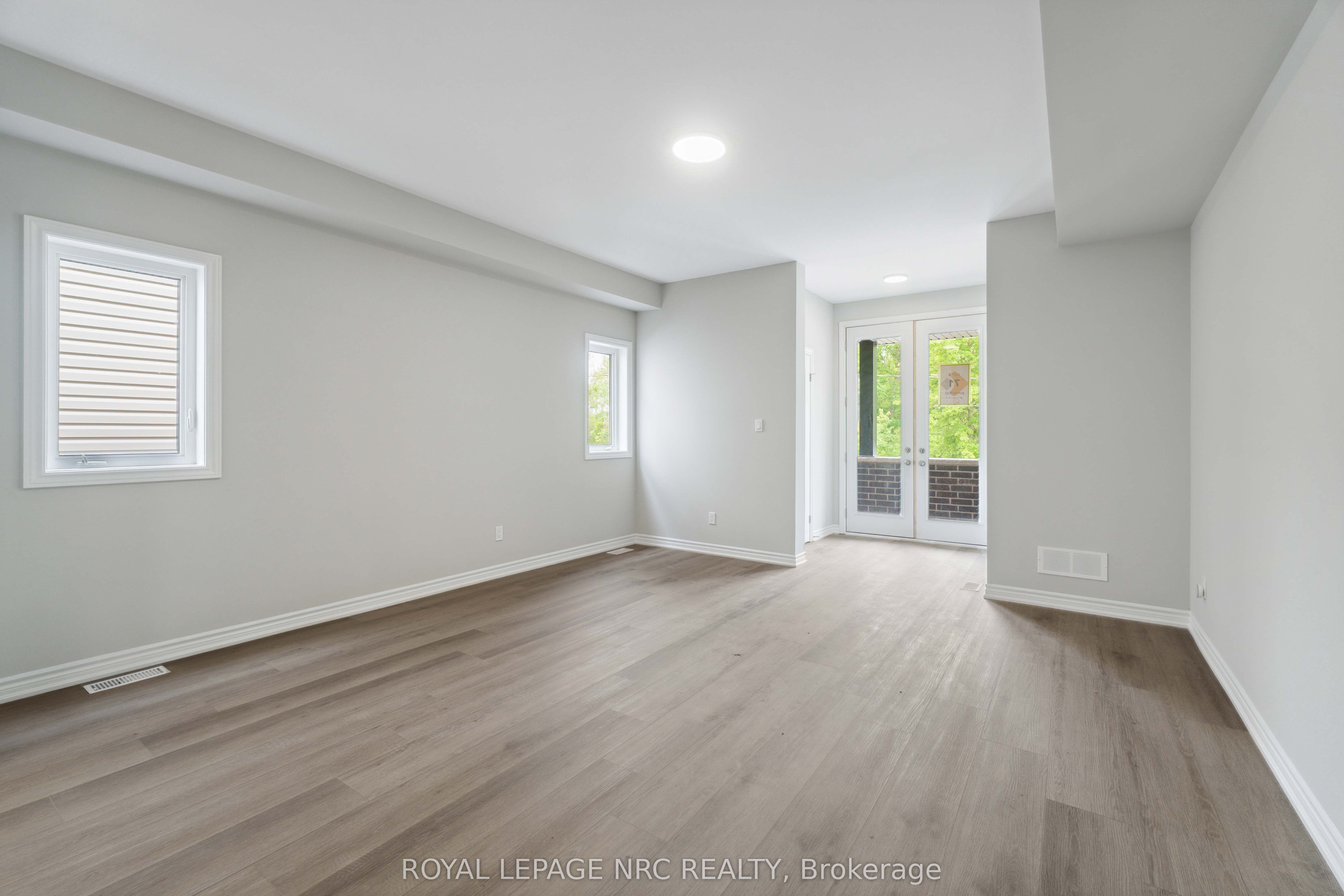 71 Superior Street Property Photo 8