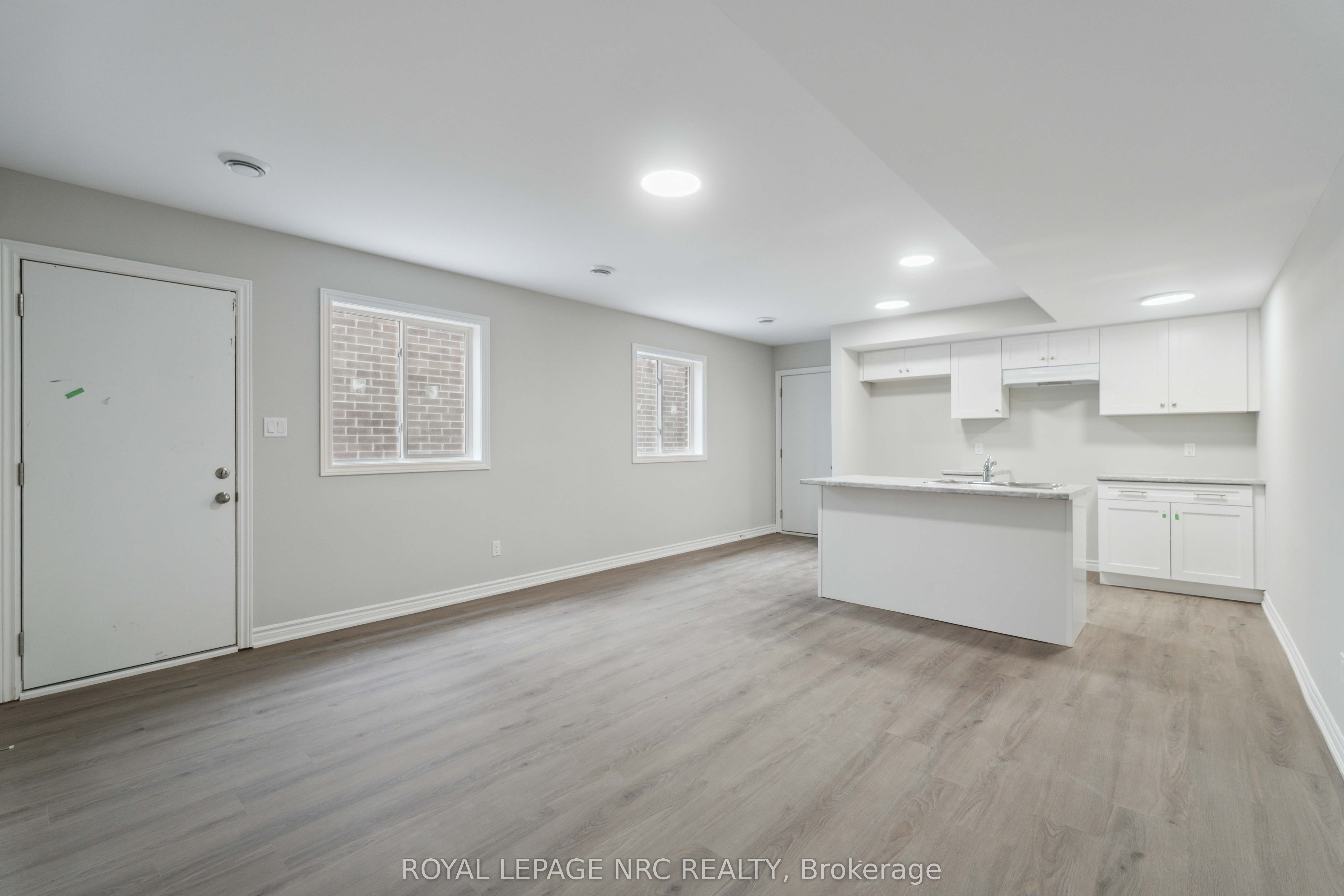 71 Superior Street Property Photo 10