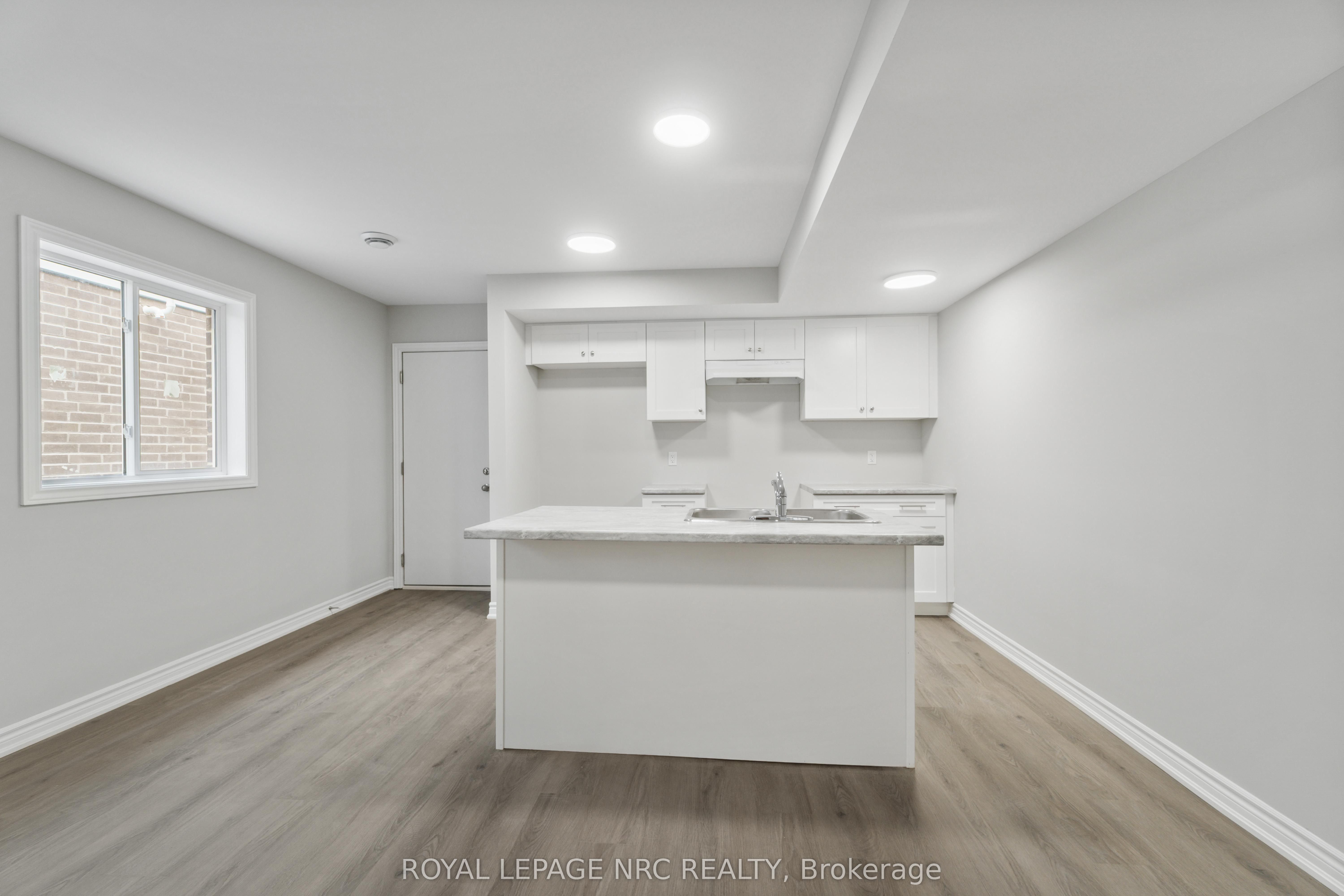 71 Superior Street Property Photo 11
