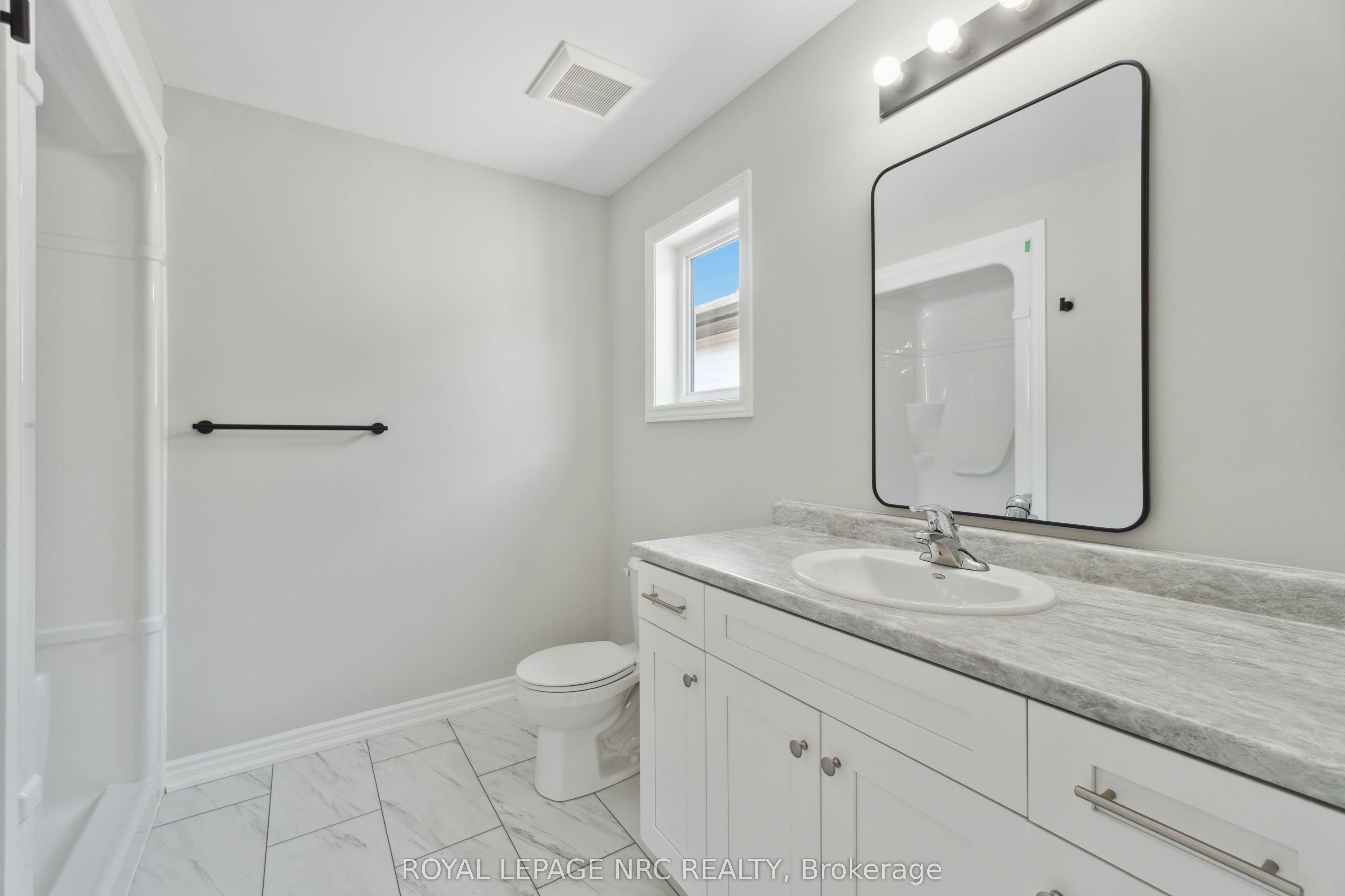 71 Superior Street Property Photo 15