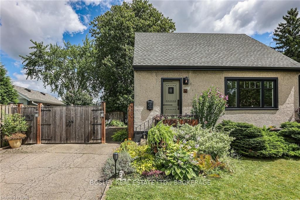 6746 Waters Avenue Property Photo 1