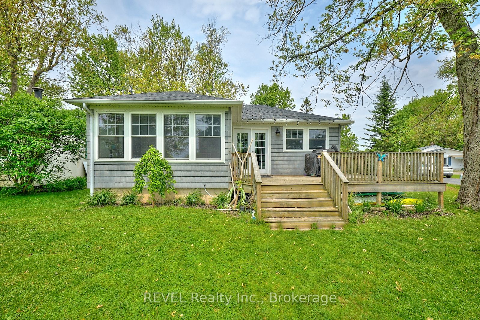 11138 Churchill Ave Property Photo 1