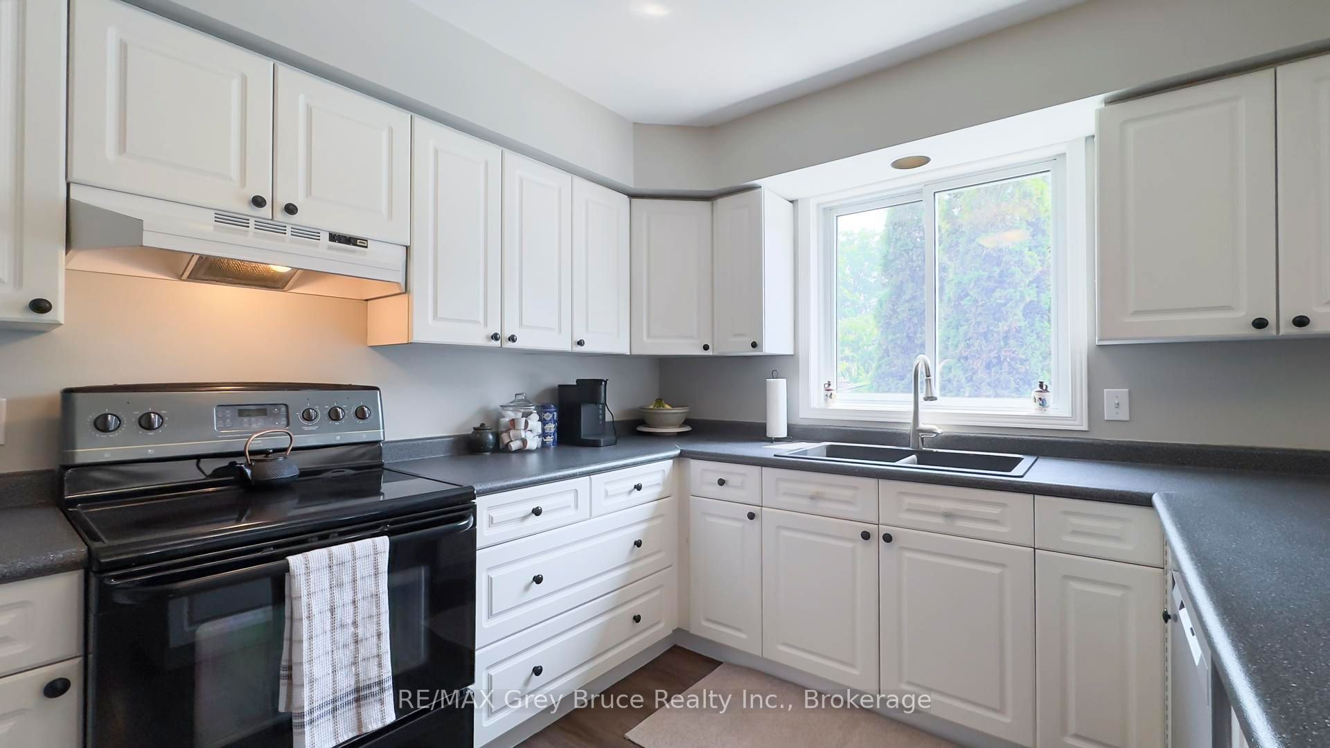 67 John Street Property Photo 13