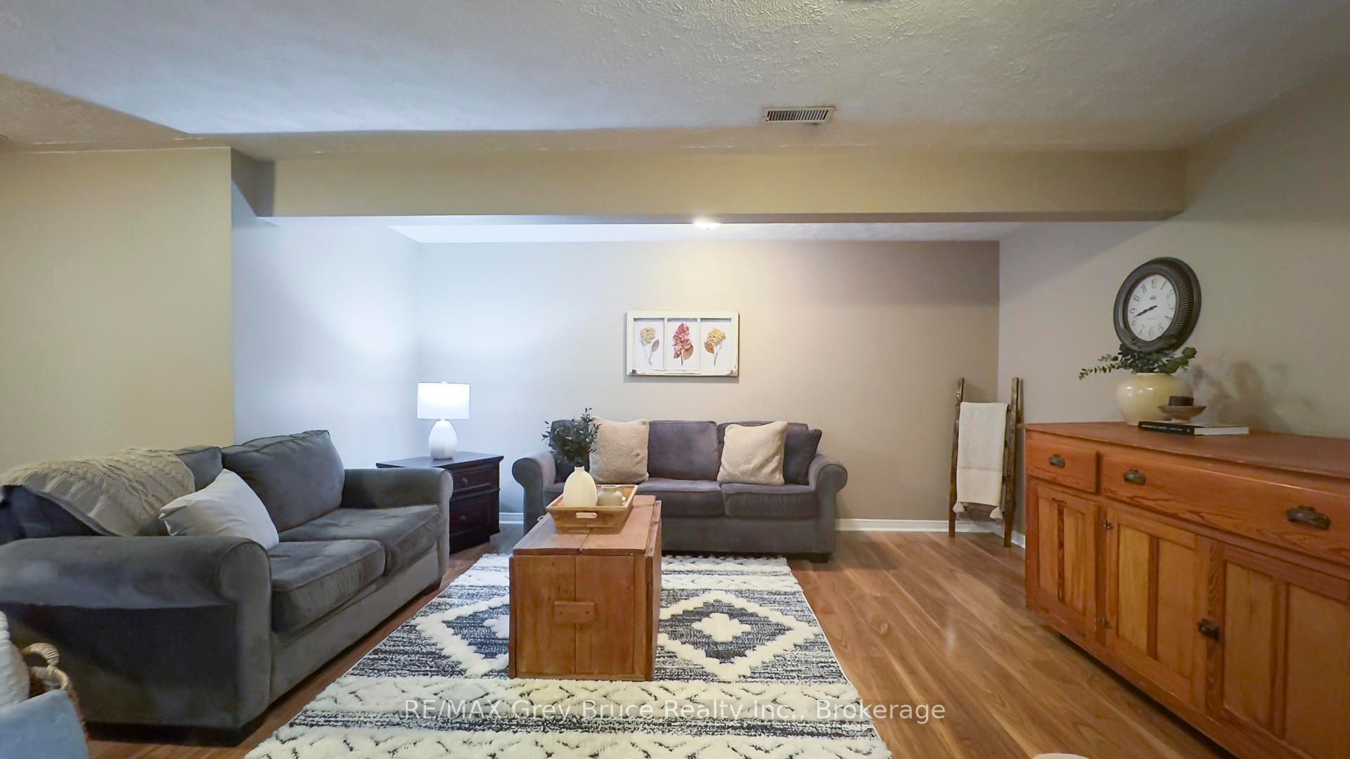 67 John Street Property Photo 34