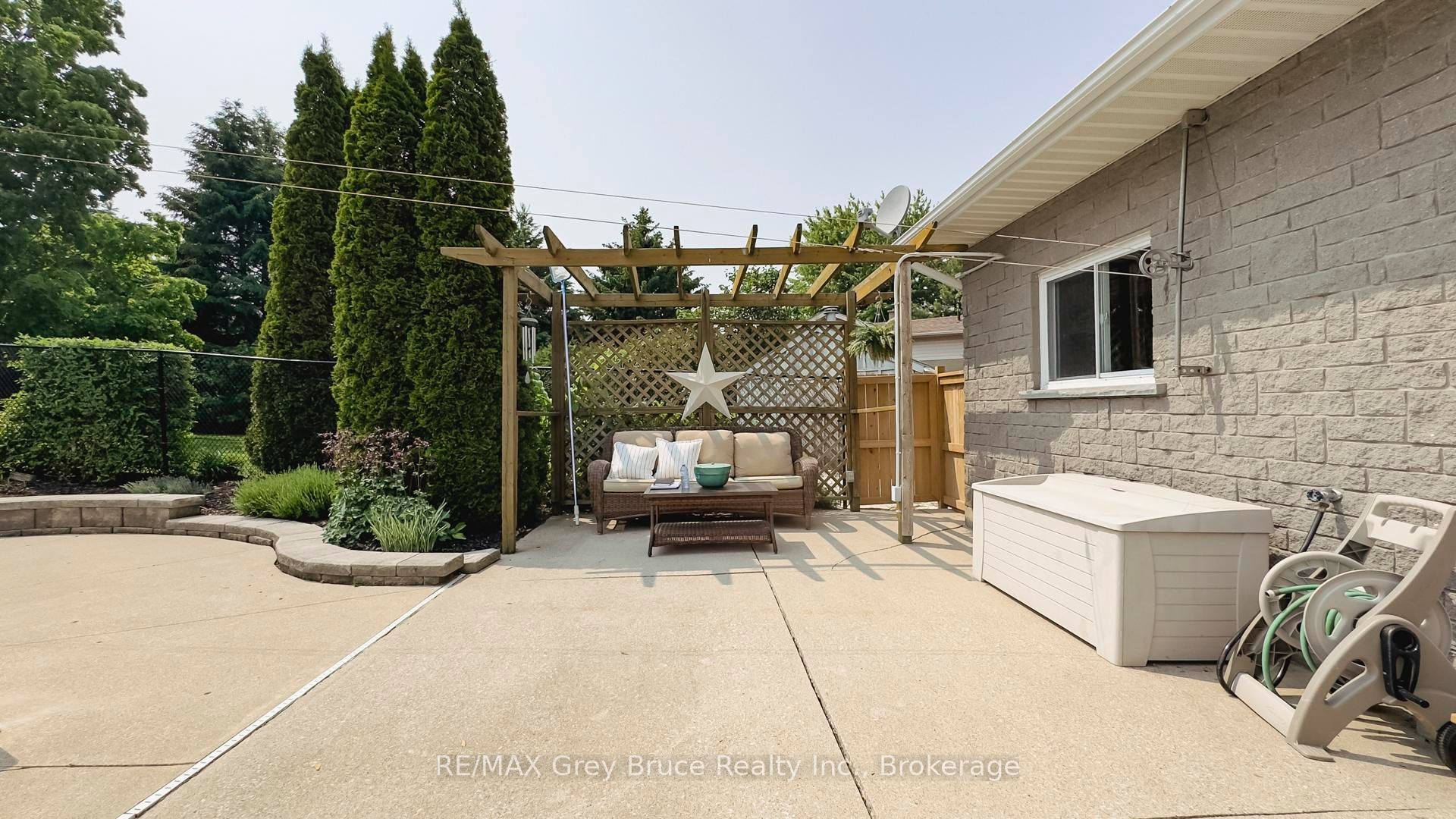 67 John Street Property Photo 38
