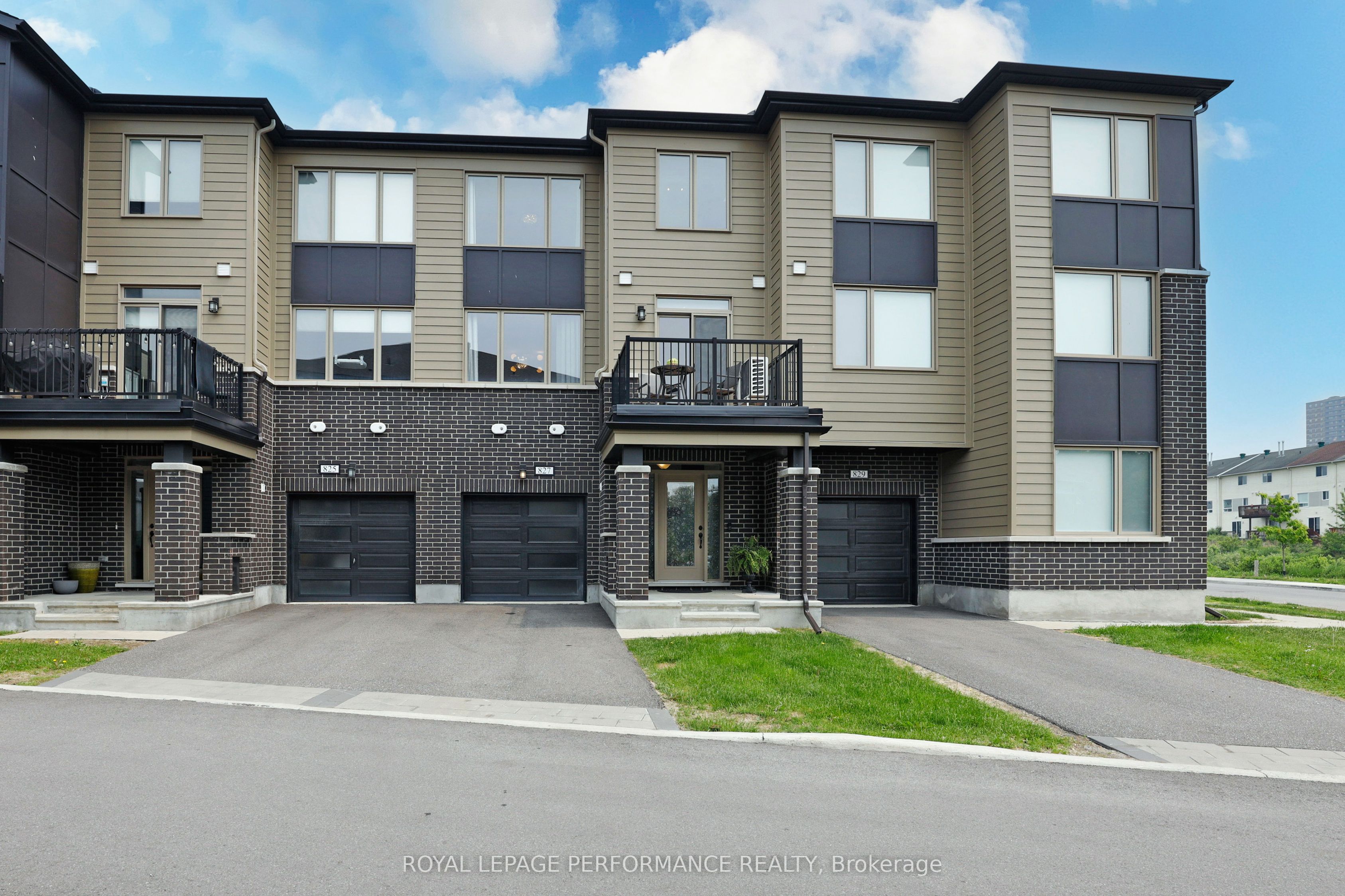 827 Kiniw Private Property Photo 1