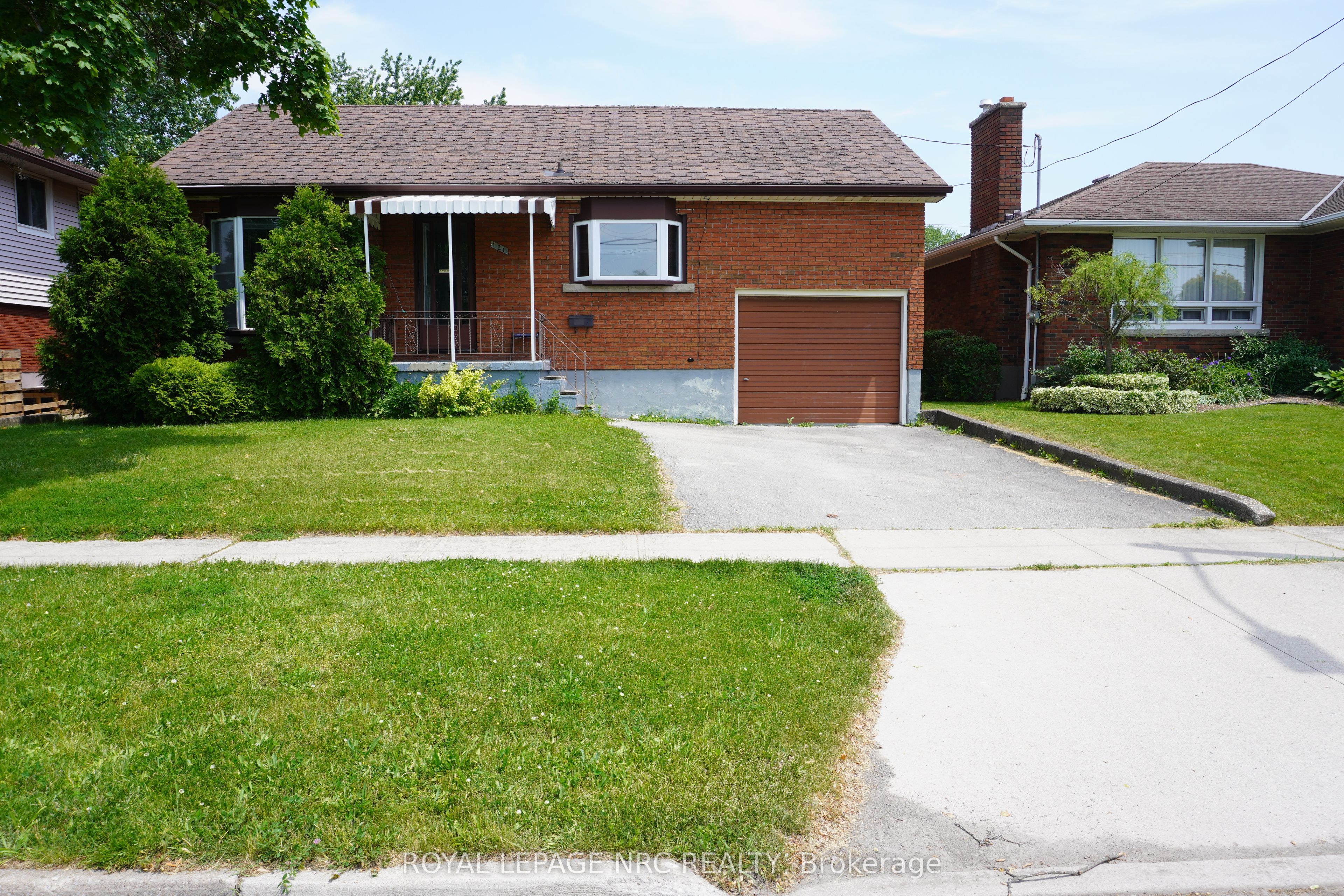 120 E Golden Blvd Property Photo 1