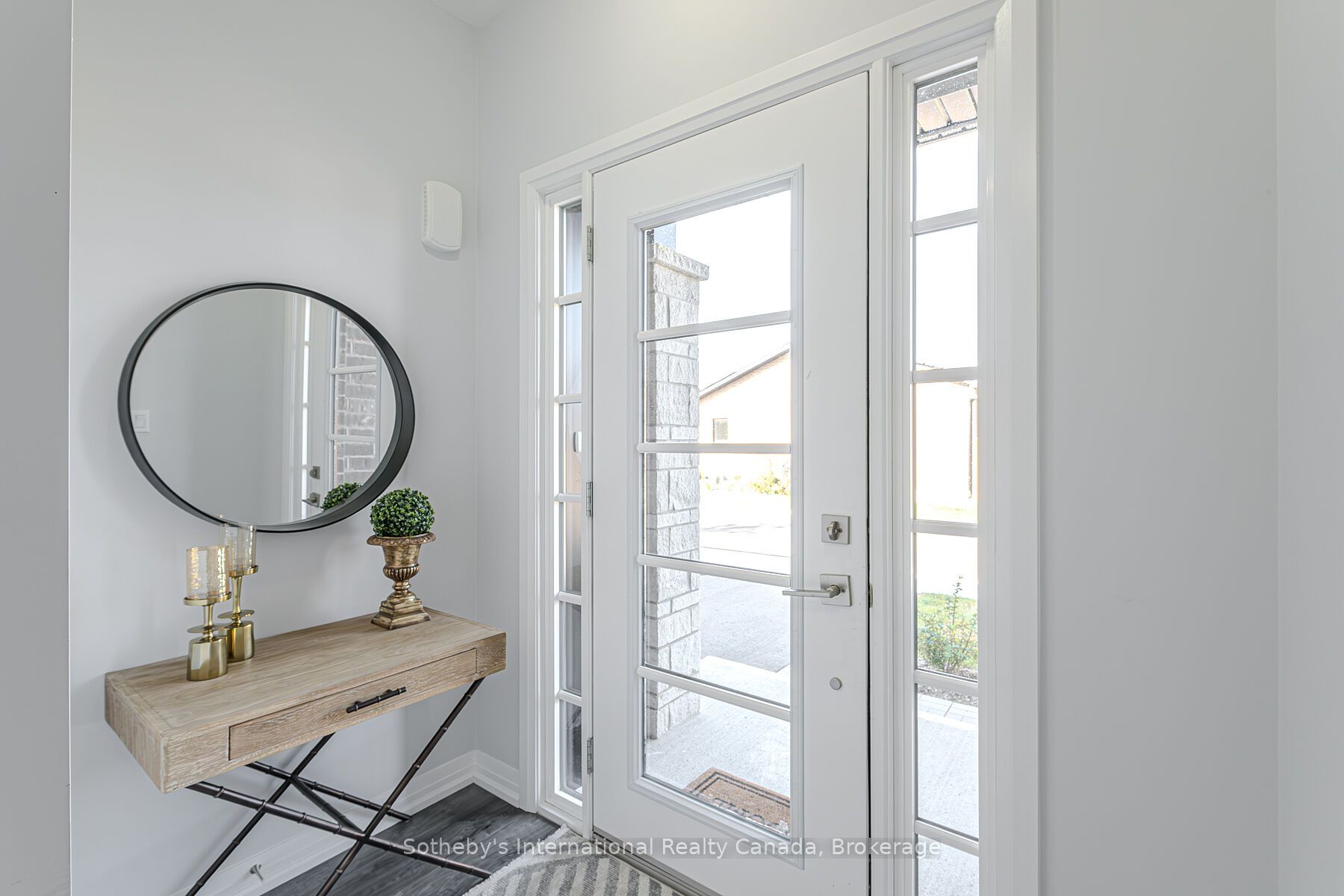 550 Grey Street 6 Property Photo 3