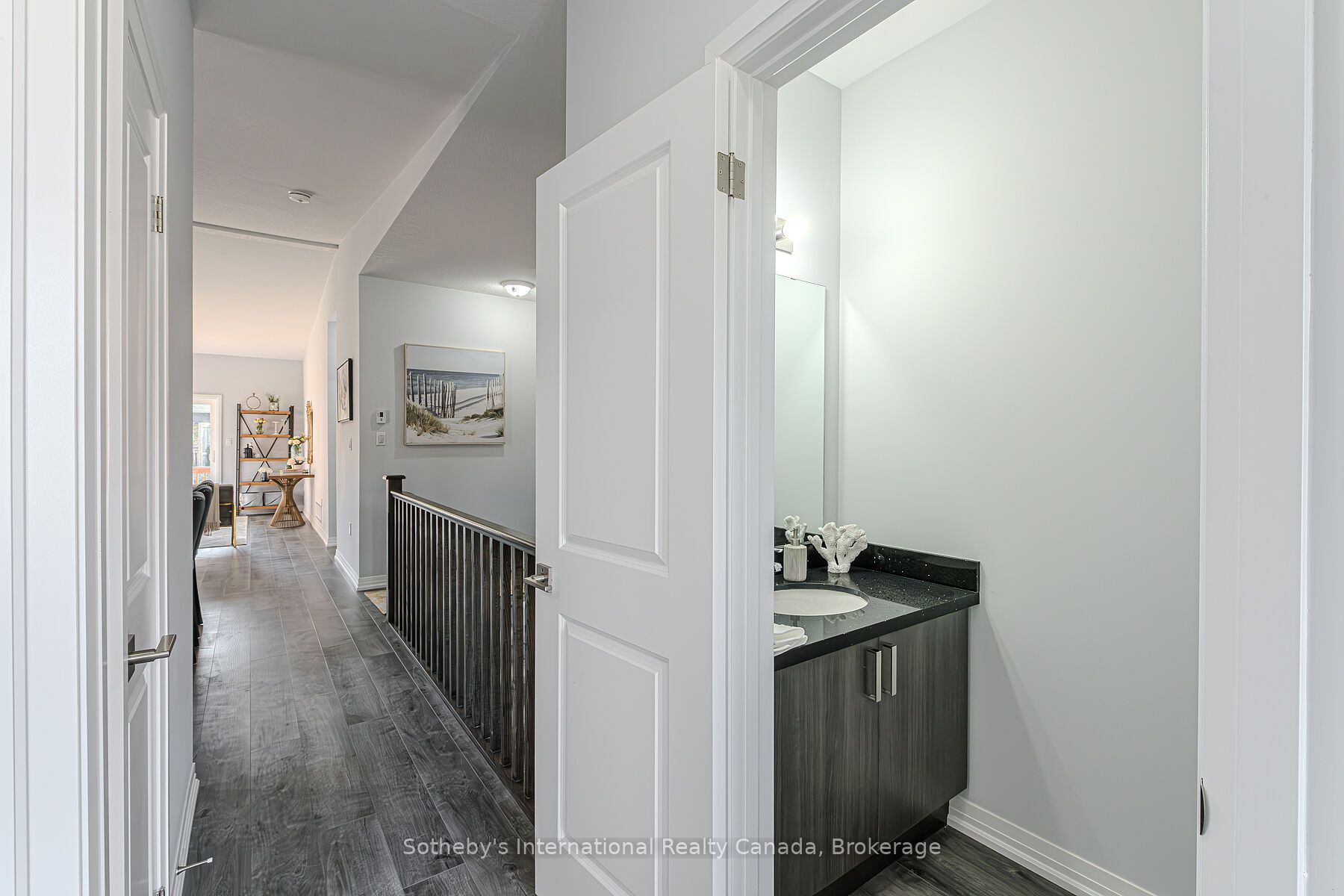 550 Grey Street 6 Property Photo 4