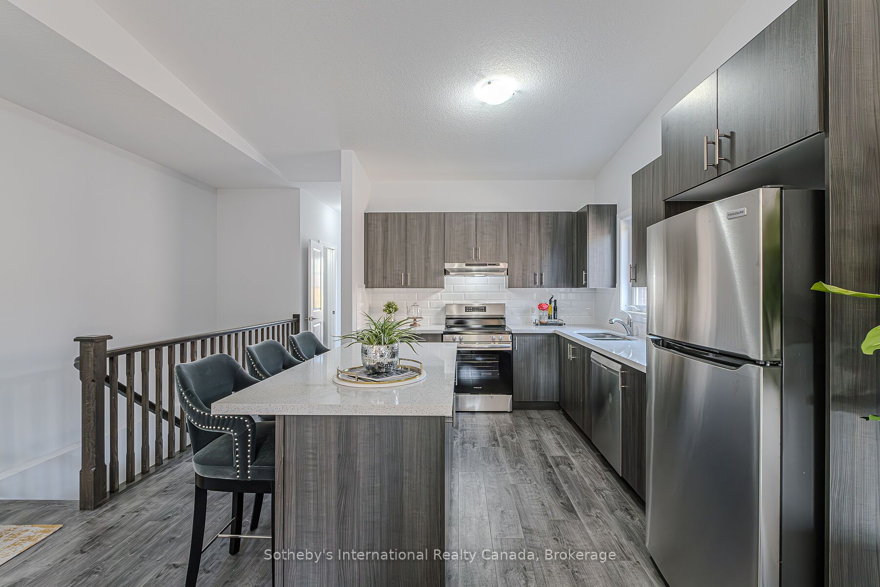 550 Grey Street 6 Property Photo 10