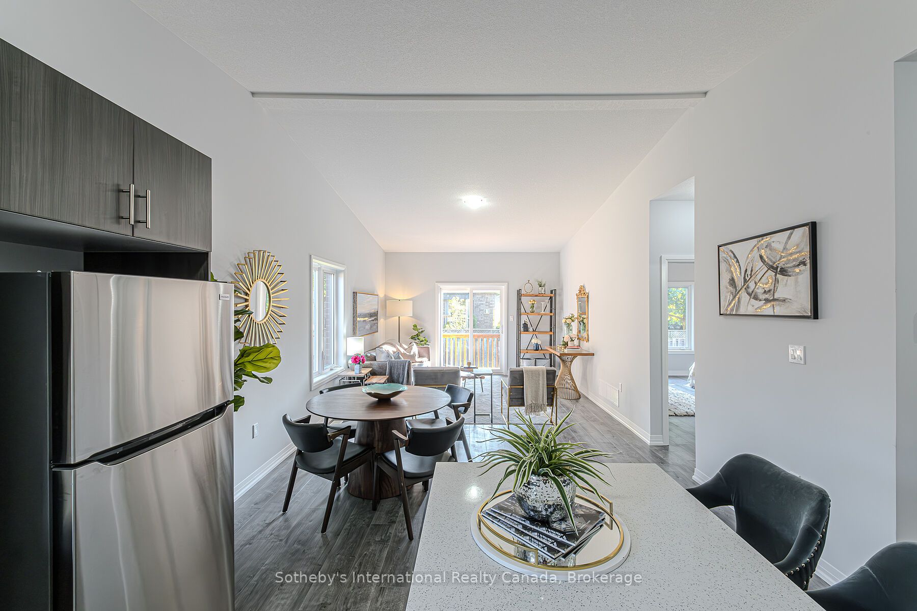 550 Grey Street 6 Property Photo 13