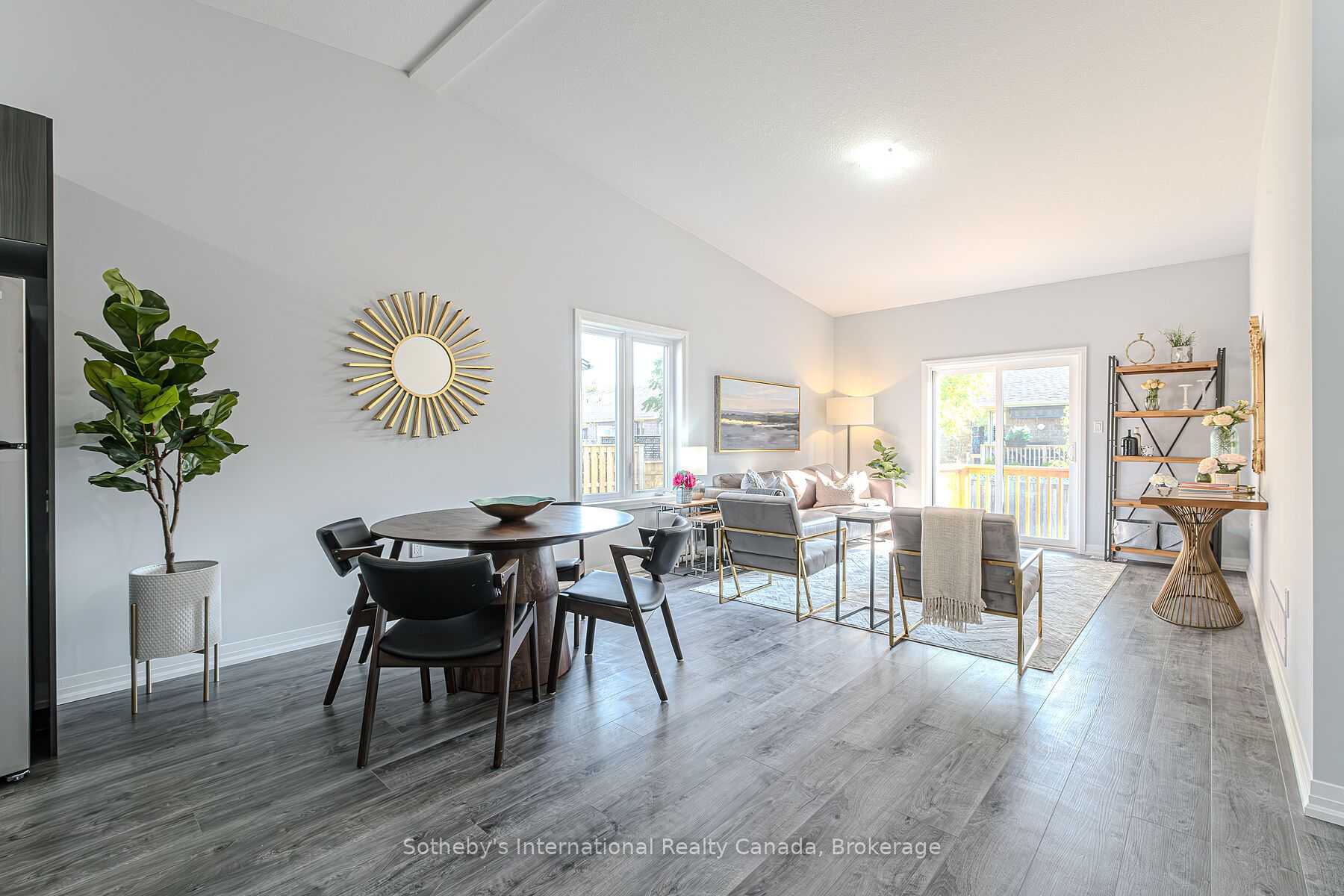 550 Grey Street 6 Property Photo 14