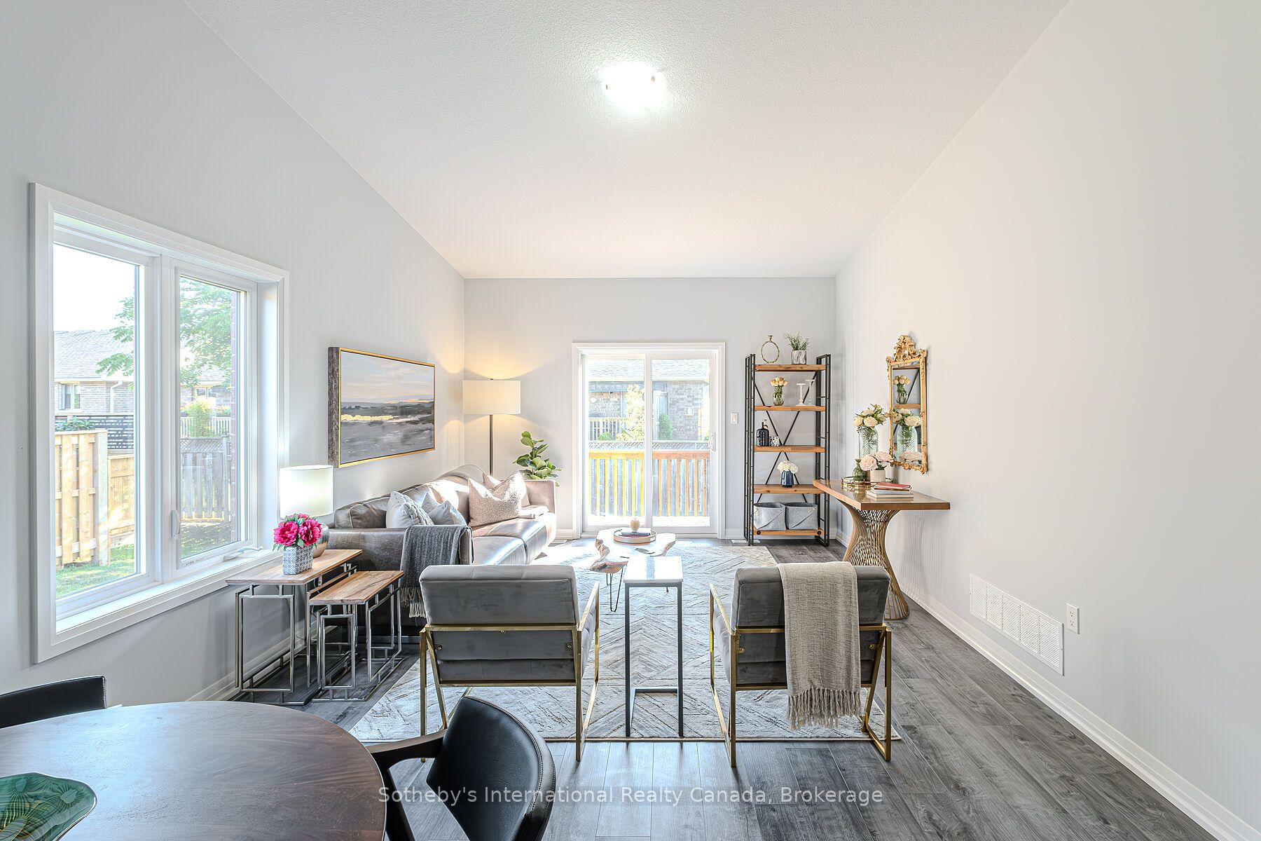 550 Grey Street 6 Property Photo 15