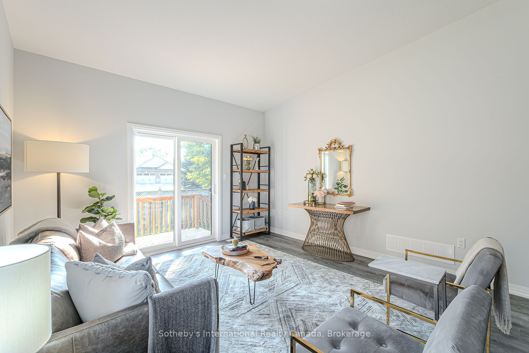 550 Grey Street 6 Property Photo 17