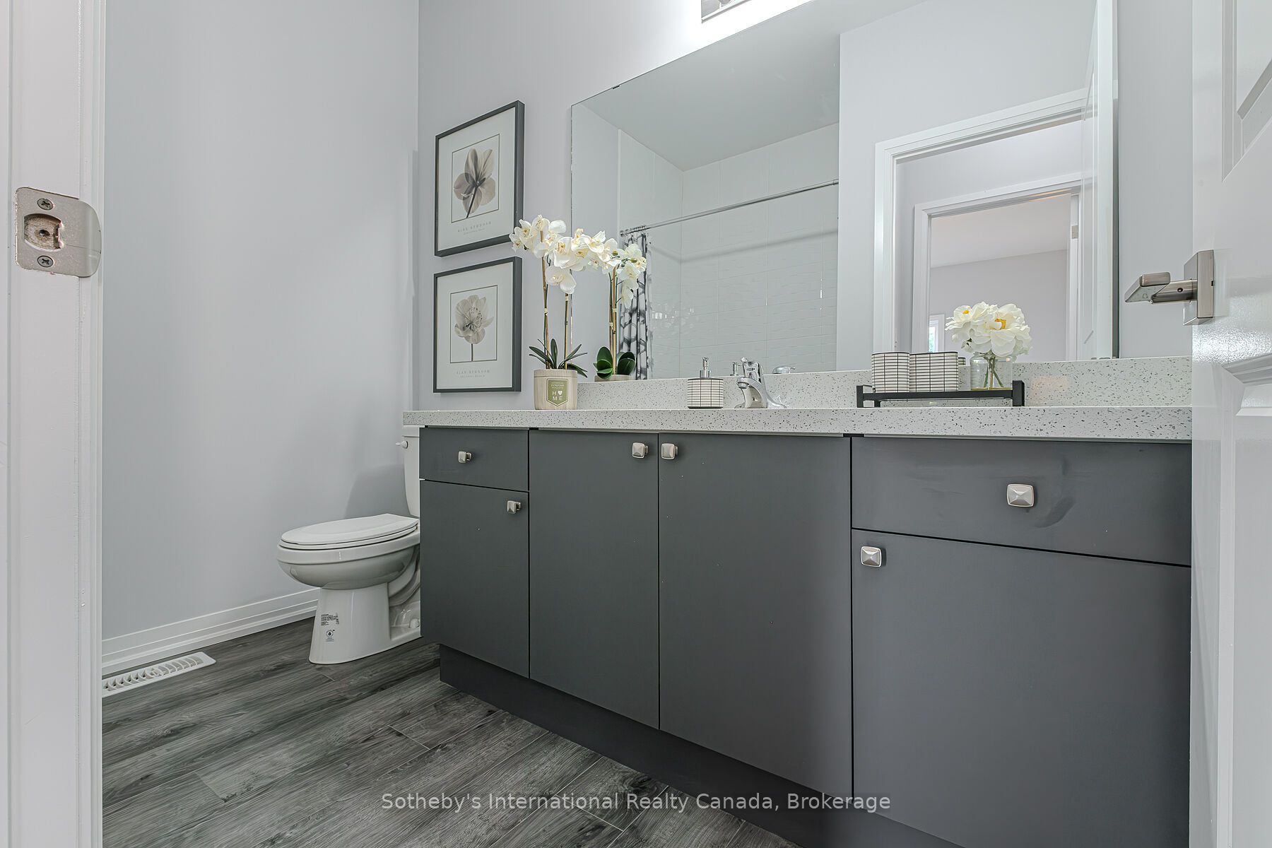 550 Grey Street 6 Property Photo 23