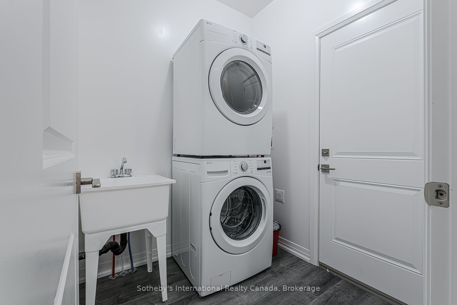 550 Grey Street 6 Property Photo 26