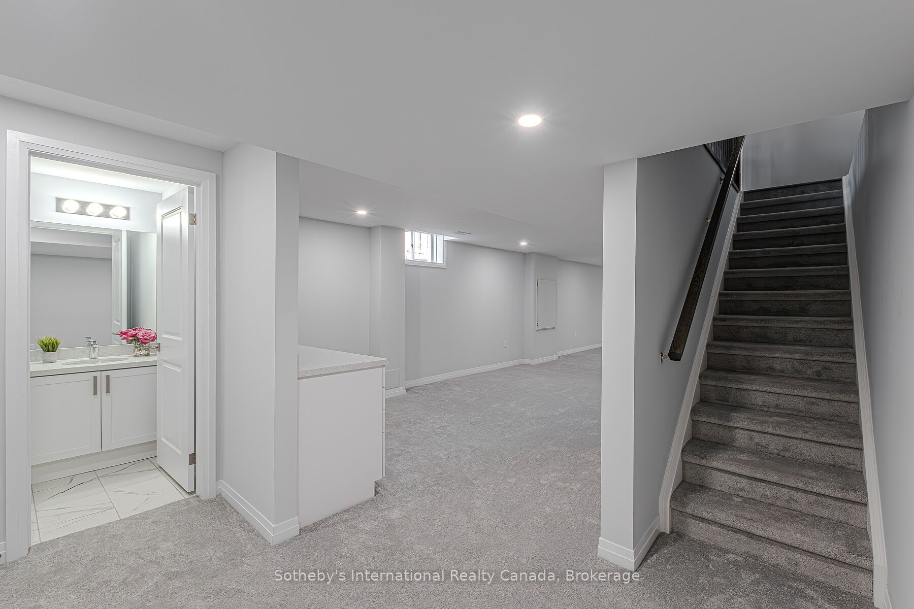 550 Grey Street 6 Property Photo 27