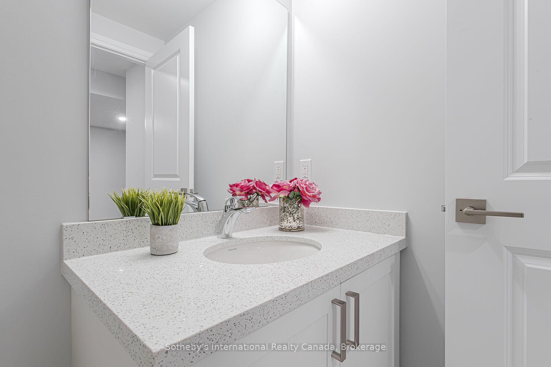 550 Grey Street 6 Property Photo 30