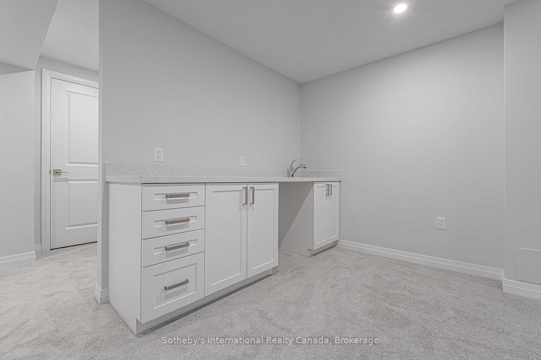 550 Grey Street 6 Property Photo 33