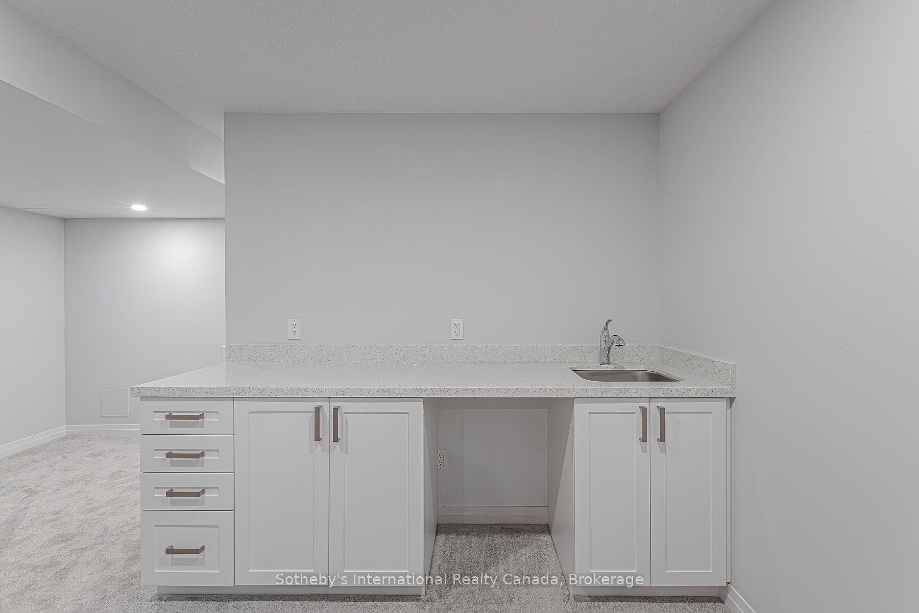 550 Grey Street 6 Property Photo 35