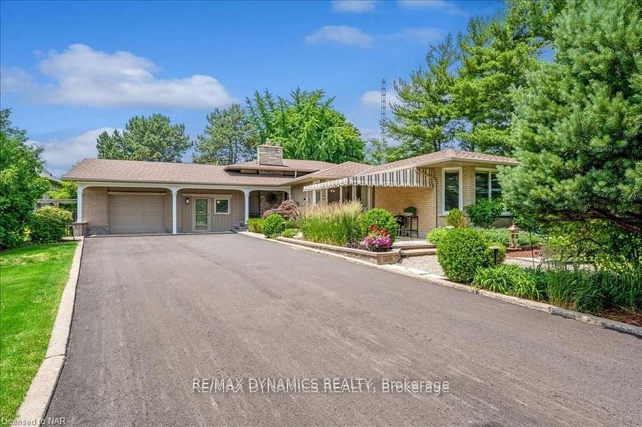 15842 Niagara River Pkwy Property Photo 1
