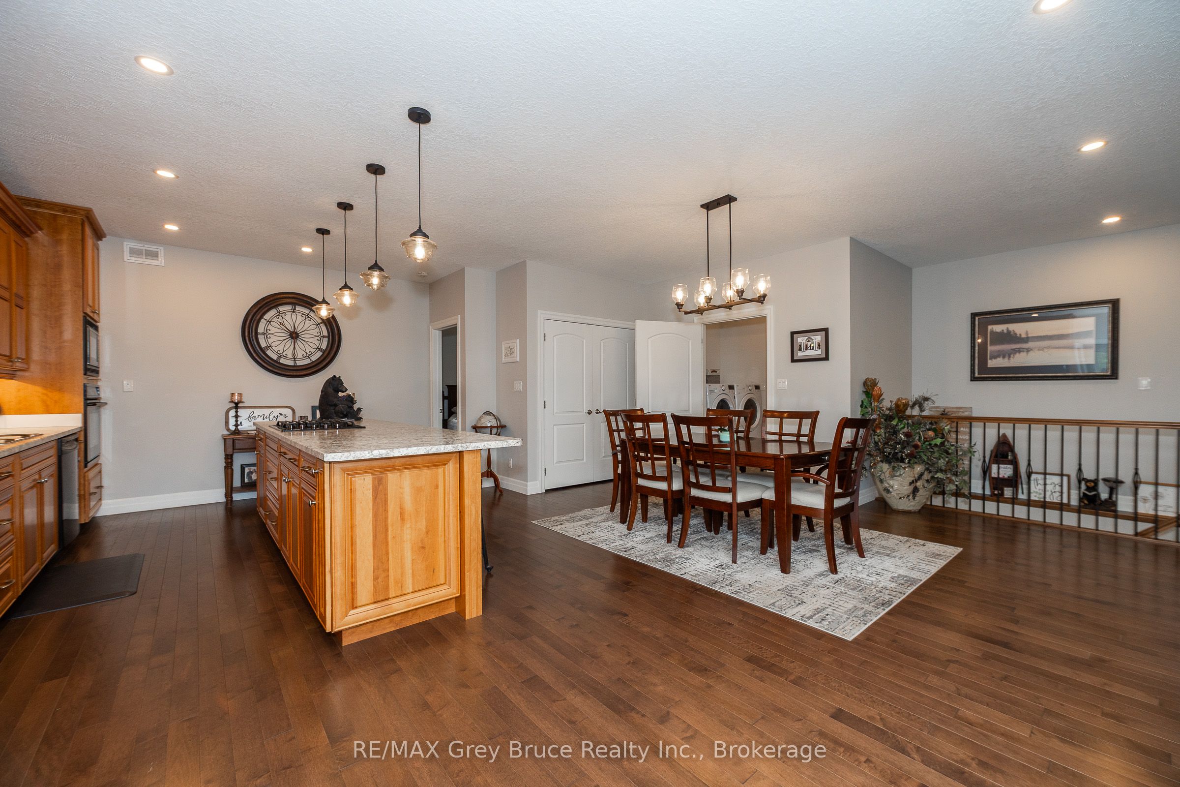 350293 A Concession Property Photo 11