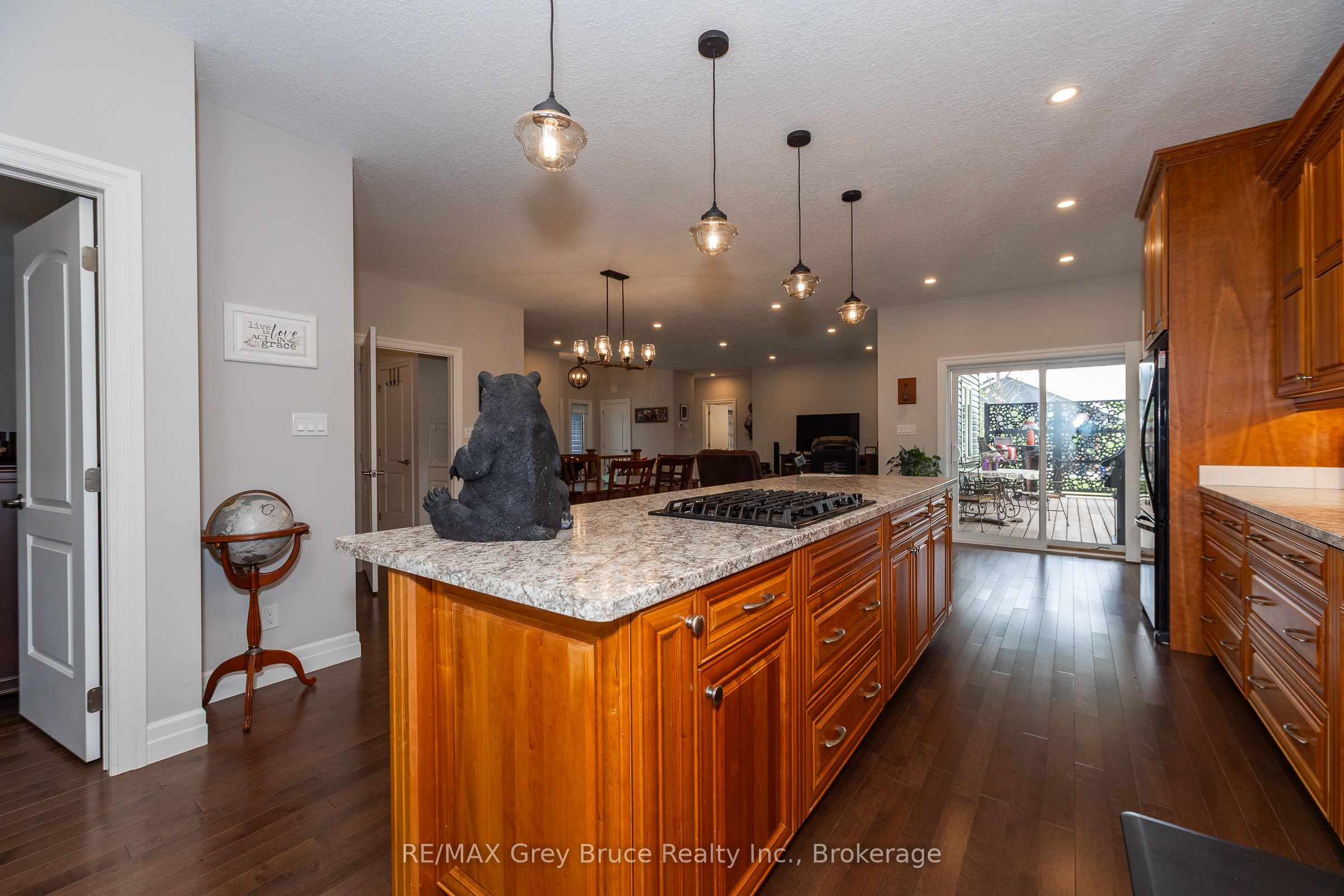 350293 A Concession Property Photo 12