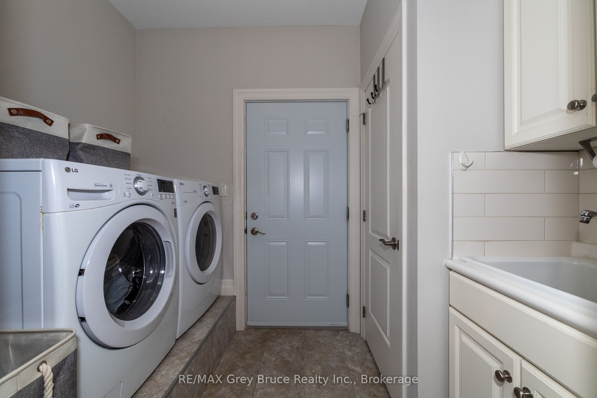 350293 A Concession Property Photo 15