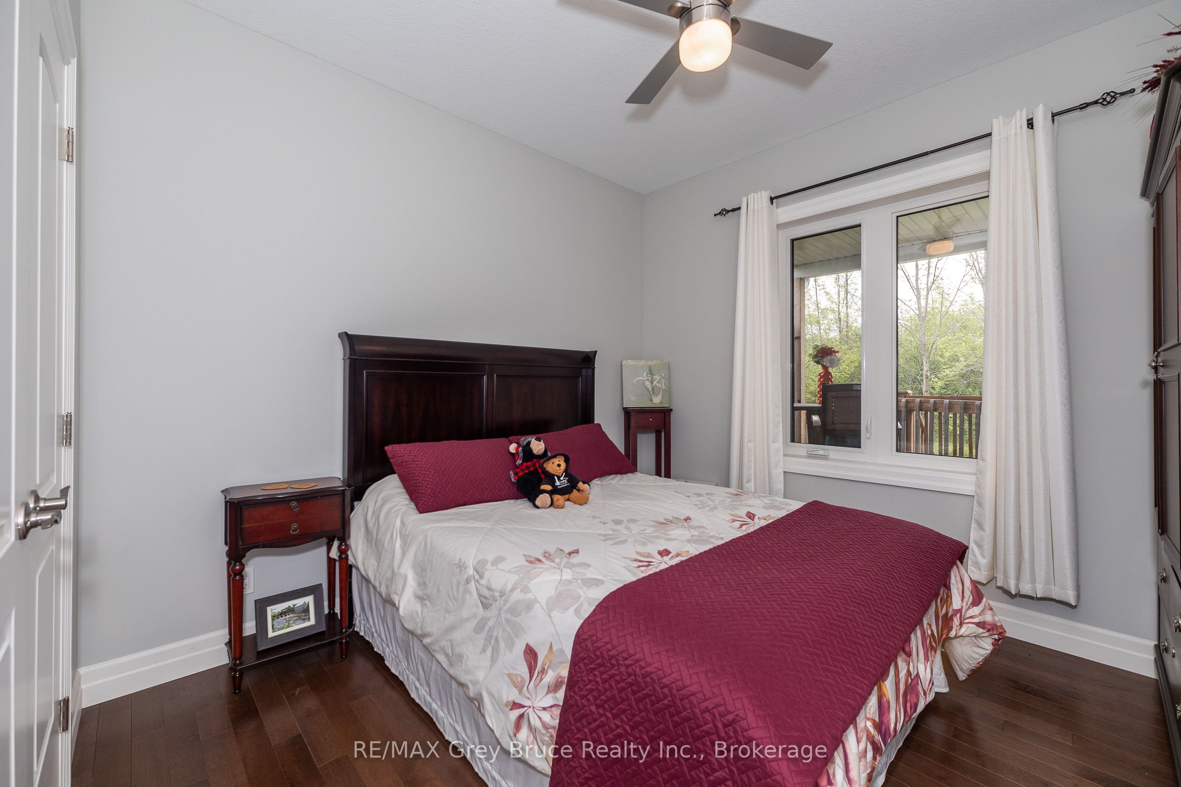 350293 A Concession Property Photo 19