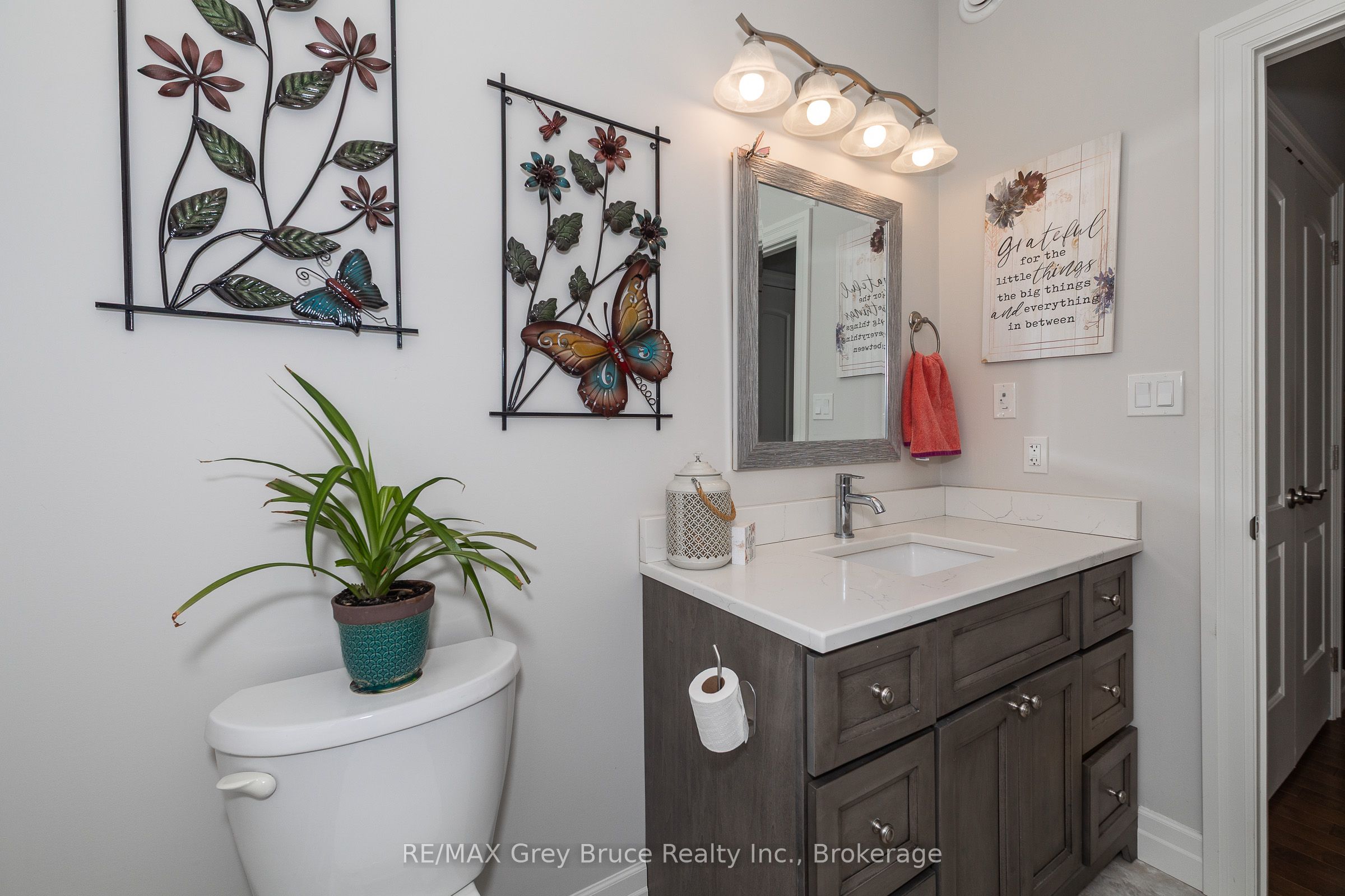 350293 A Concession Property Photo 23