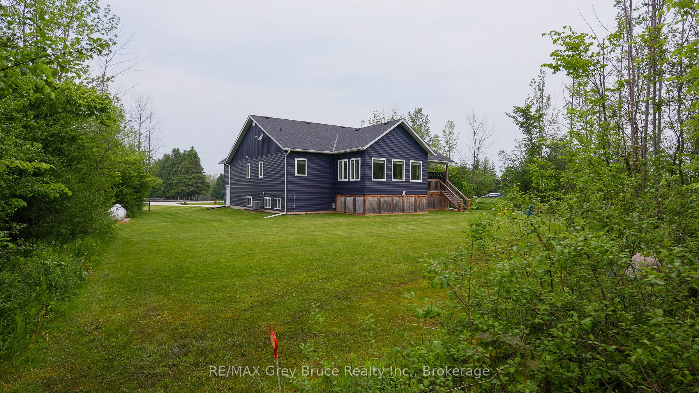 350293 A Concession Property Photo 49