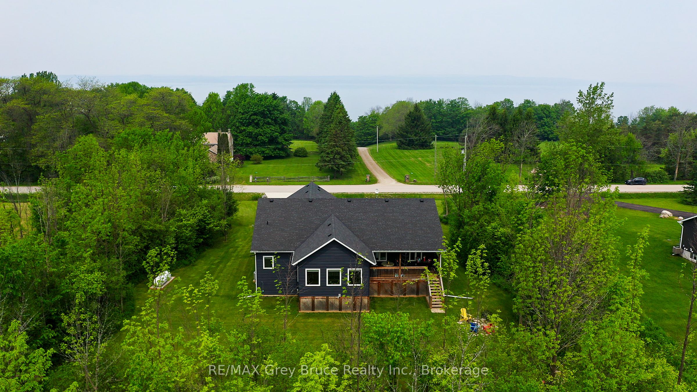 350293 A Concession Property Photo 50