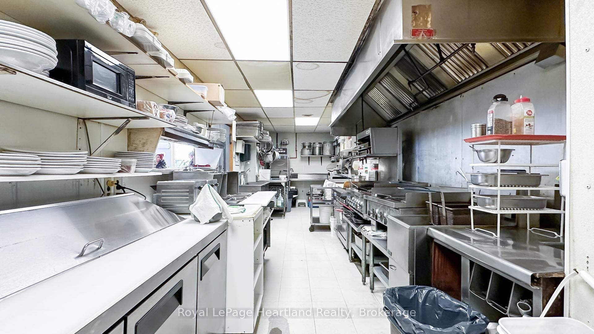 76988 London Road S Property Photo 11