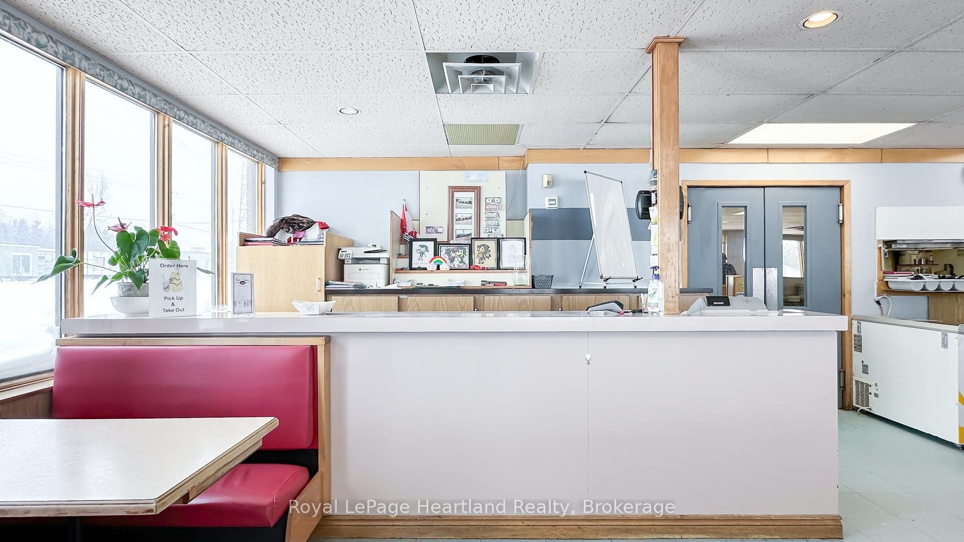 76988 London Road S Property Photo 23