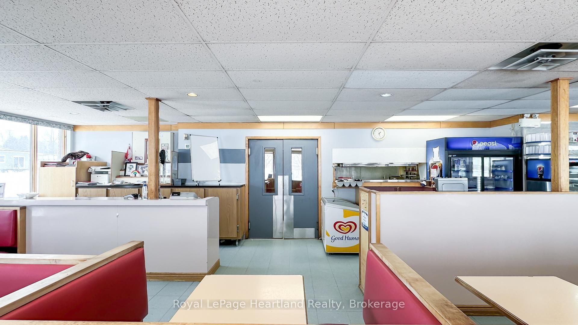 76988 London Road S Property Photo 27