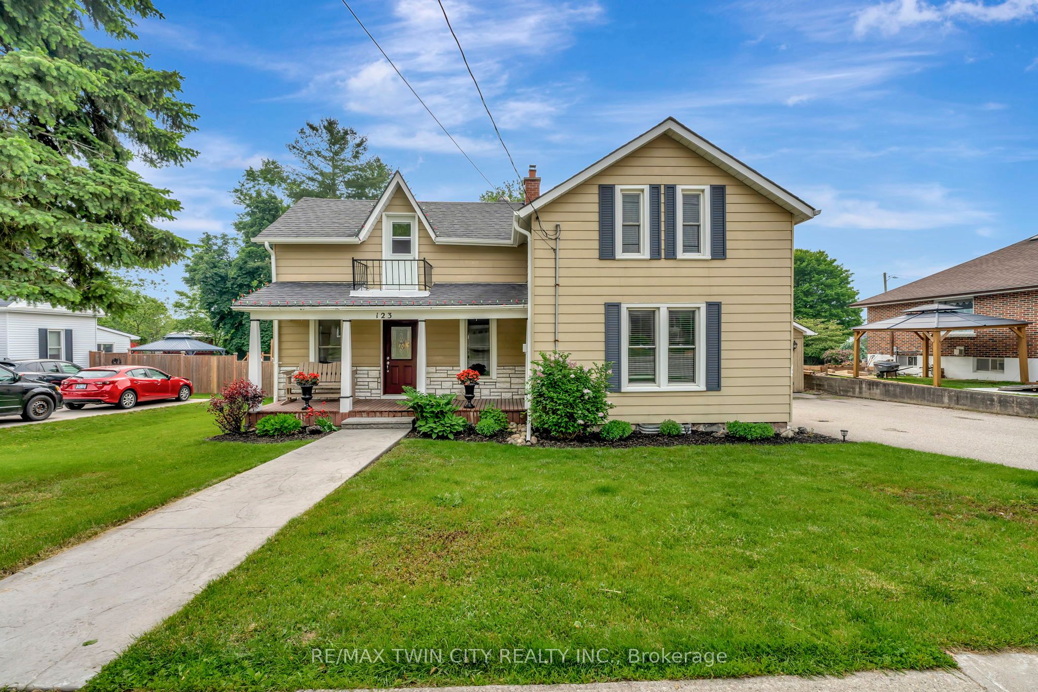 123 Blandford St