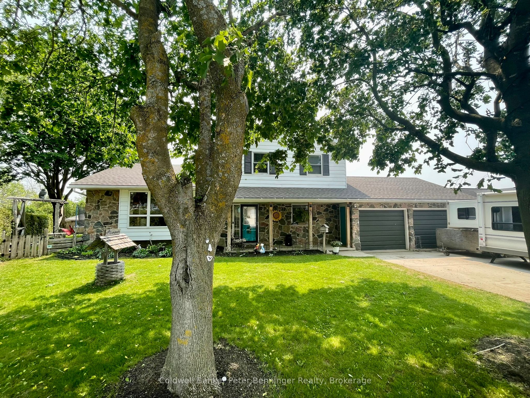 77 2nd Street Crescent Property Photo 1